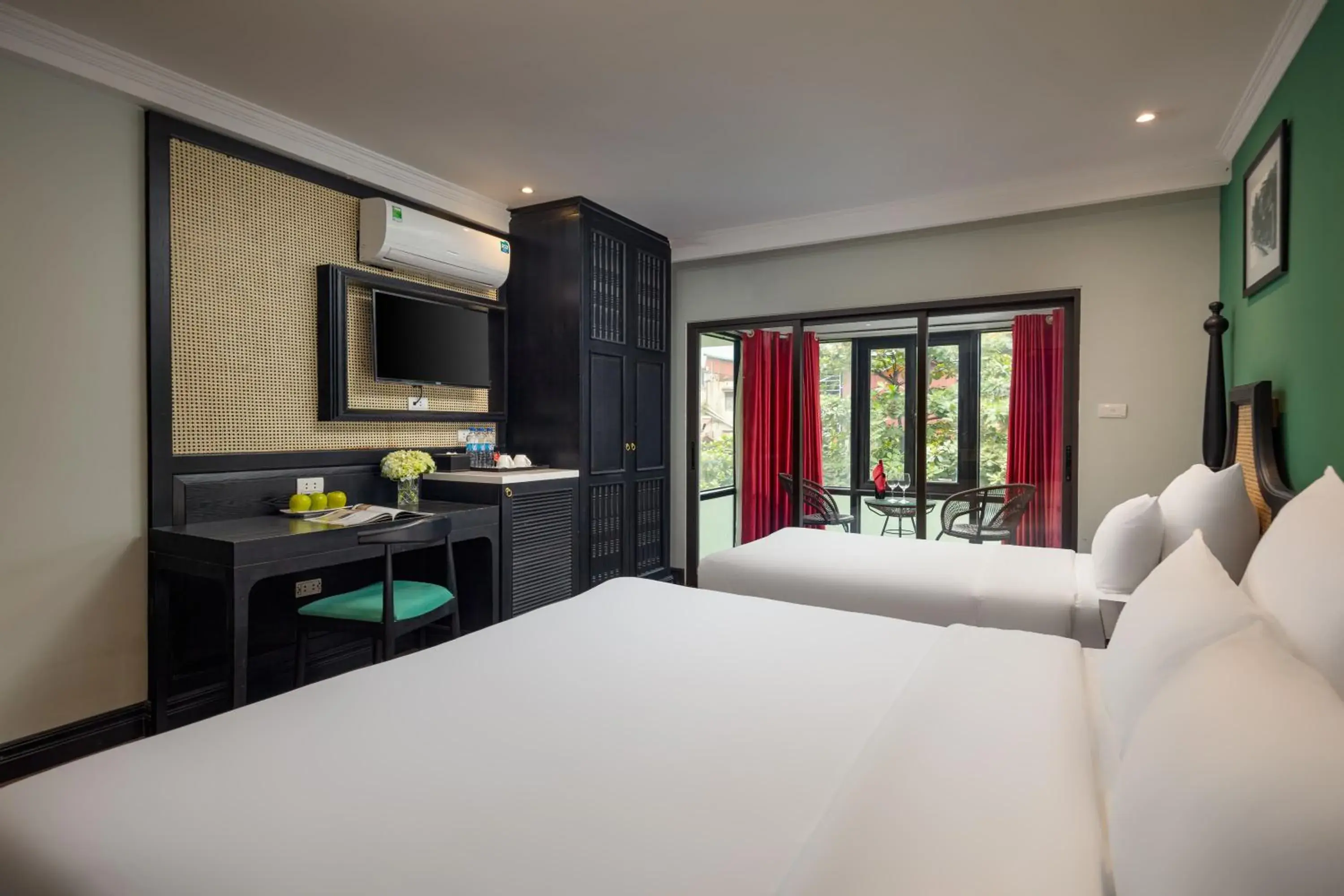 View (from property/room), Bed in Hanoi Ancient Paradise Hotel View (from property/room), Bed in Hanoi Ancient Paradise Hotel