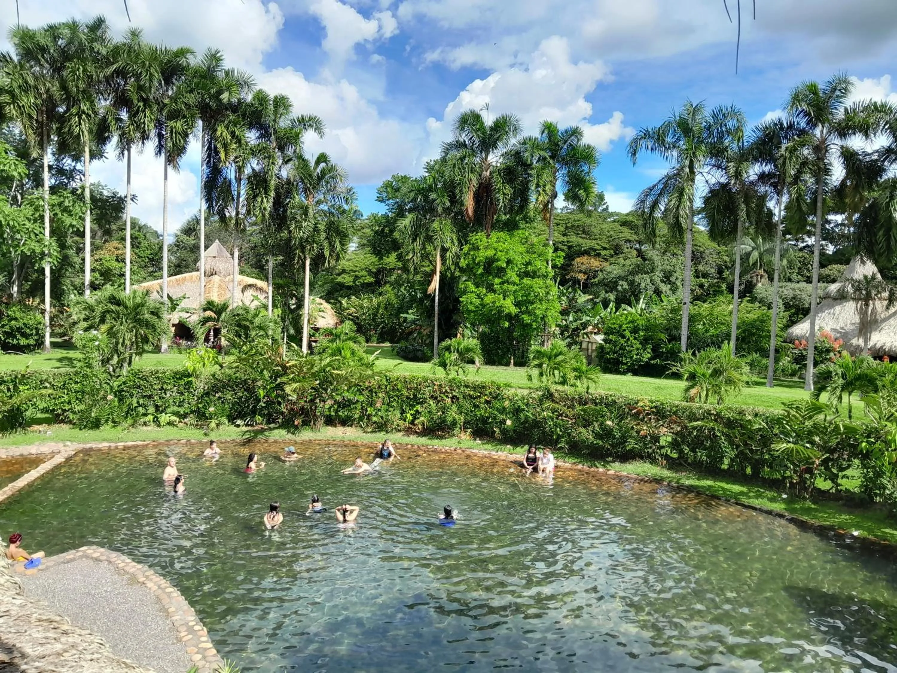 Swimming pool in Ecolodge Cosmogénesis