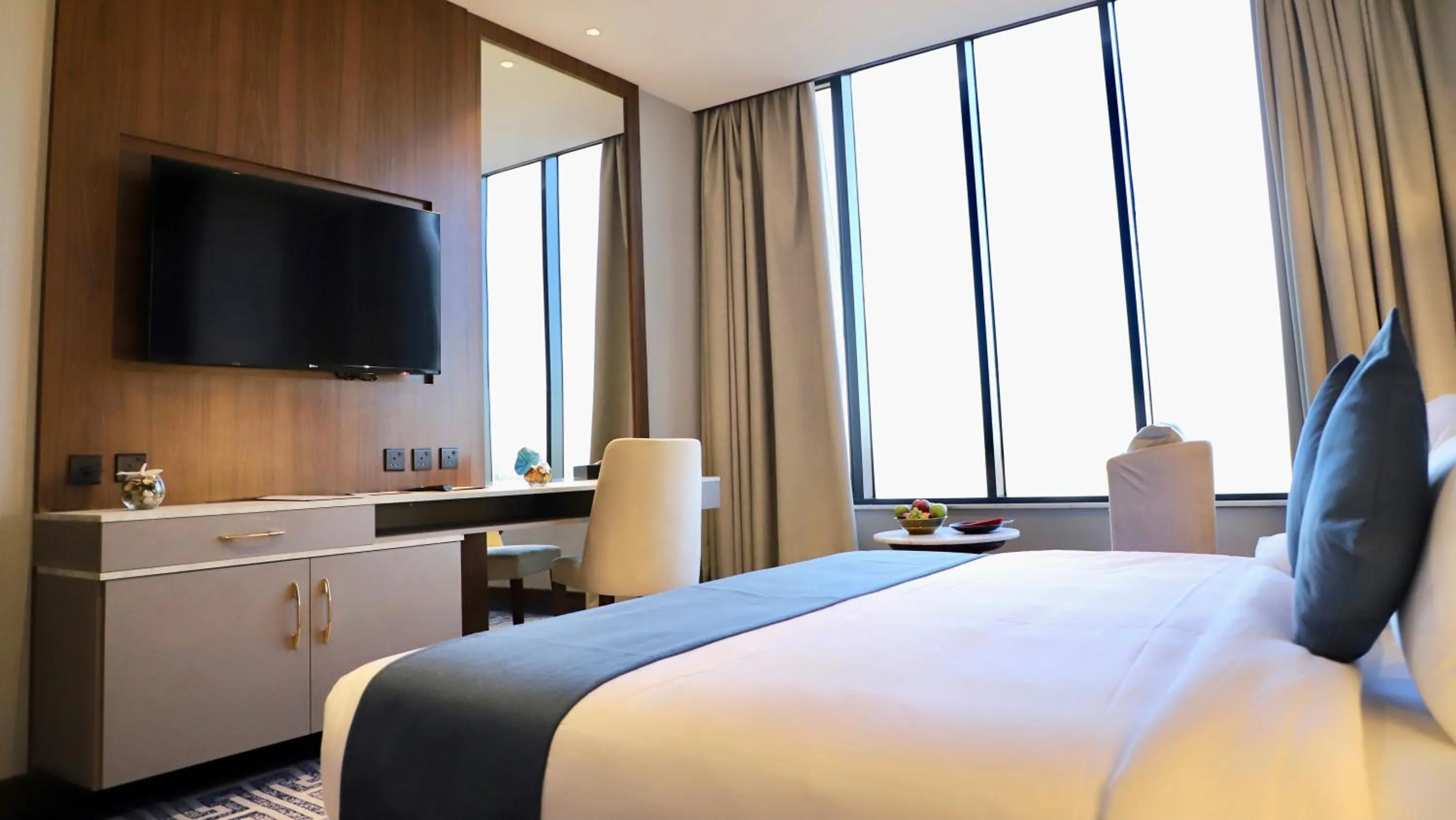 Bed in Five Seasons Hotel