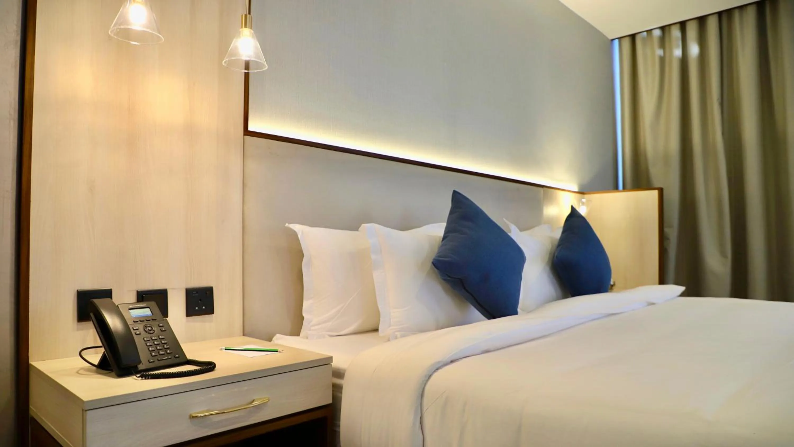 Bed in Five Seasons Hotel