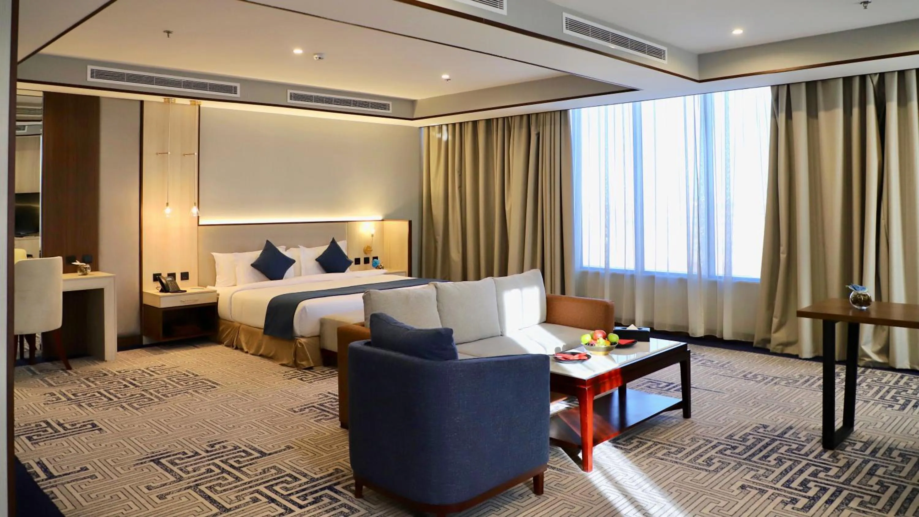 Bed in Five Seasons Hotel