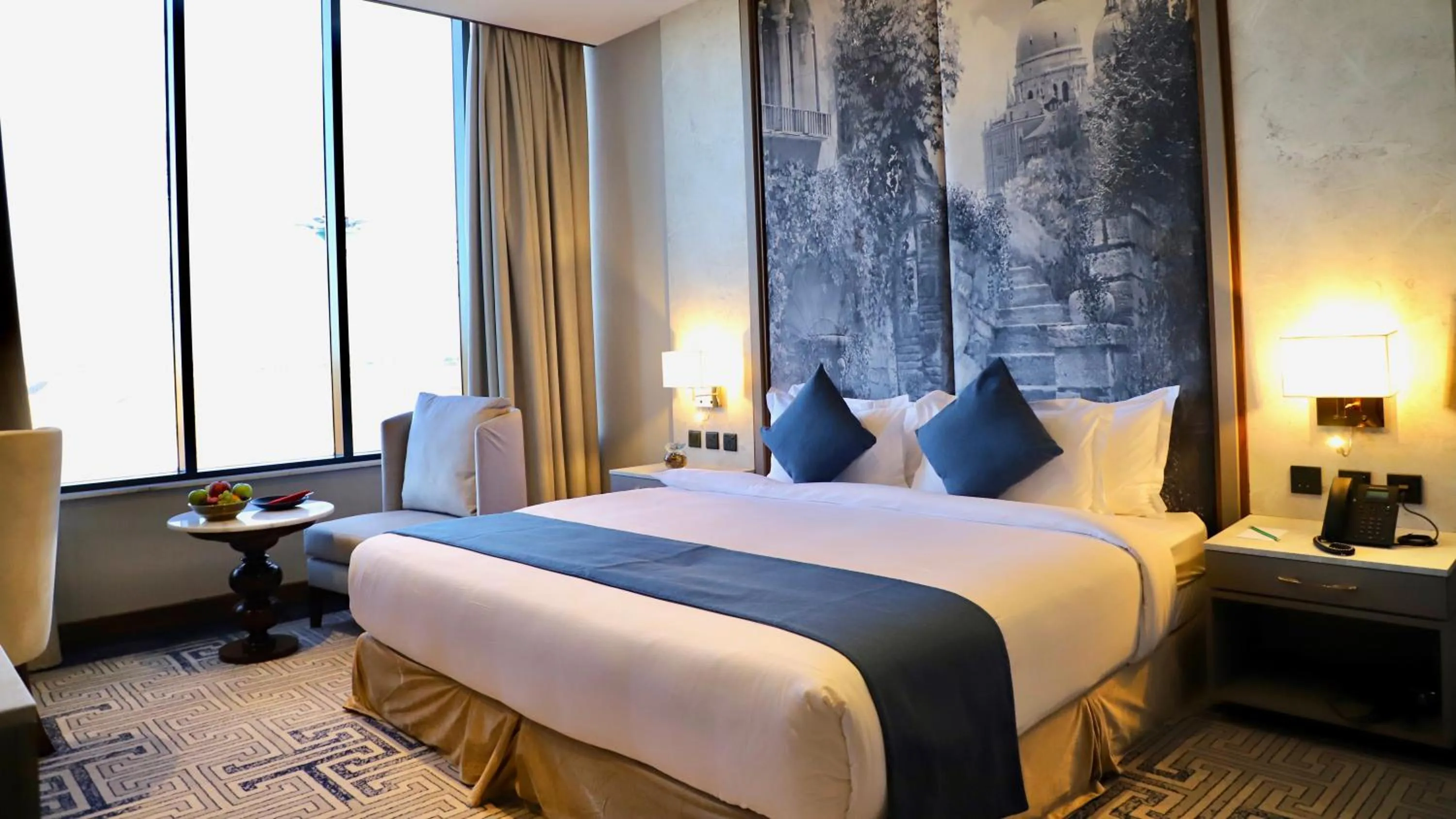 Bed in Five Seasons Hotel