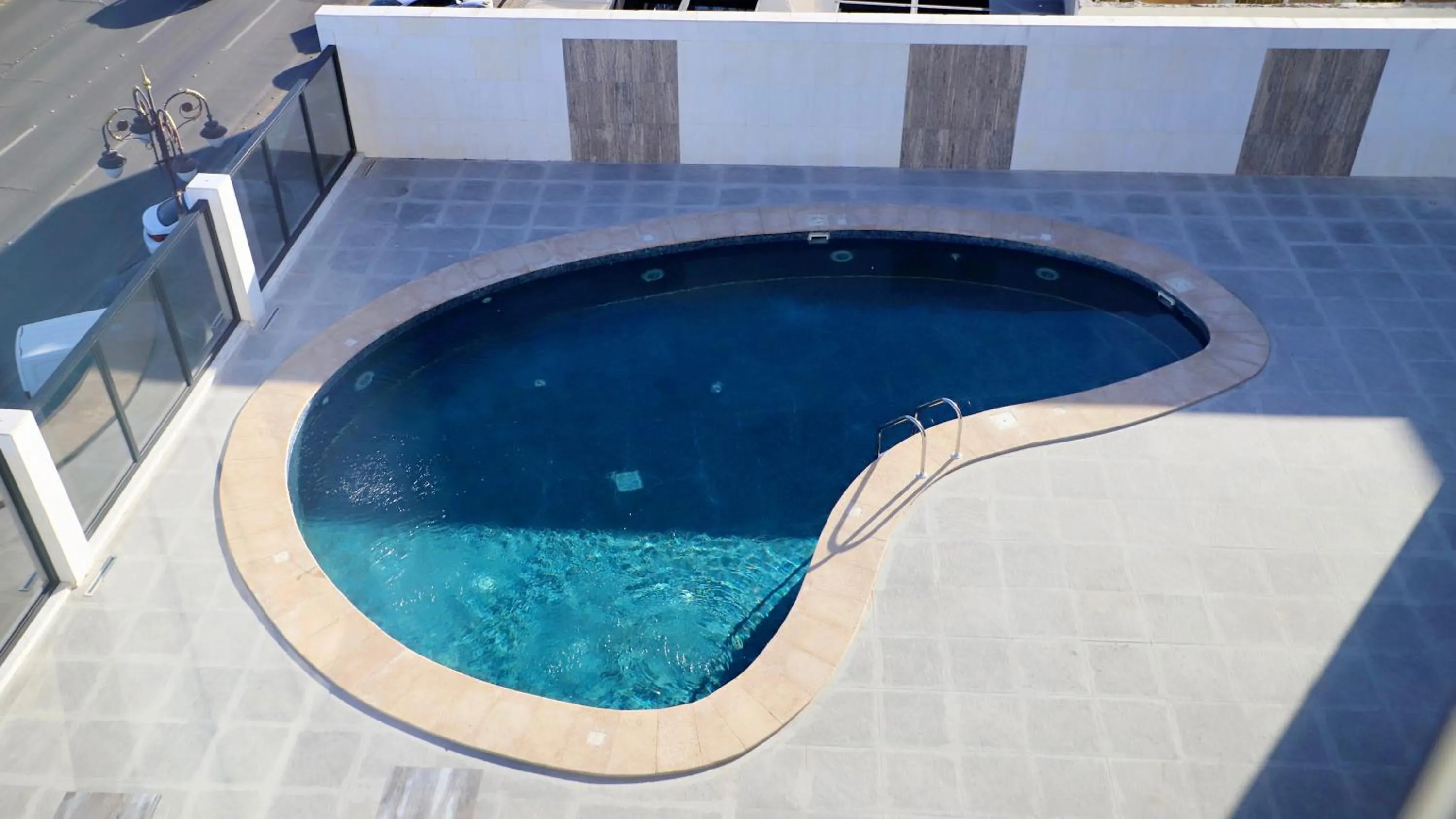 Swimming pool in Five Seasons Hotel