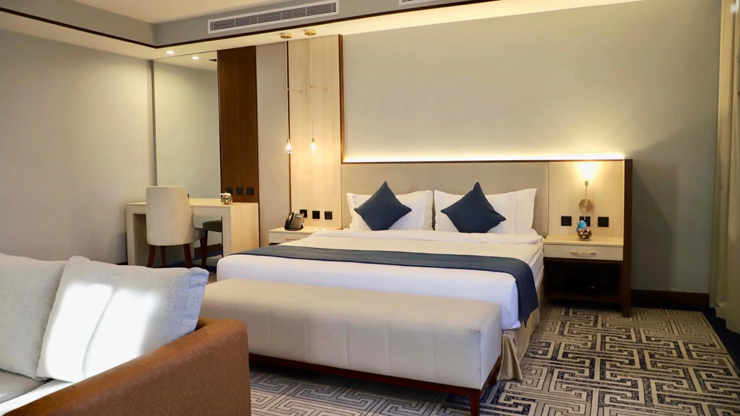 Bed in Five Seasons Hotel