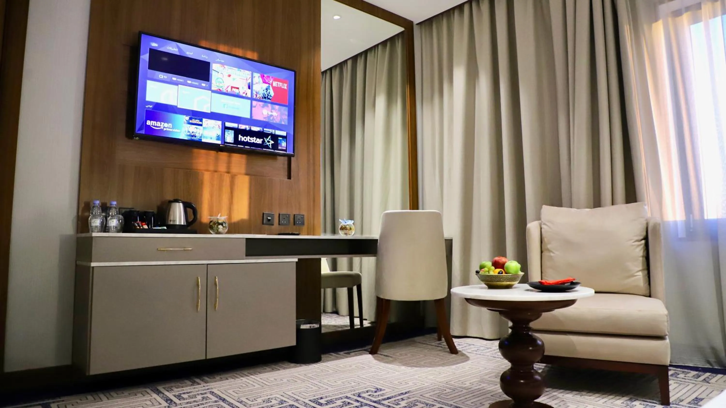 TV and multimedia in Five Seasons Hotel