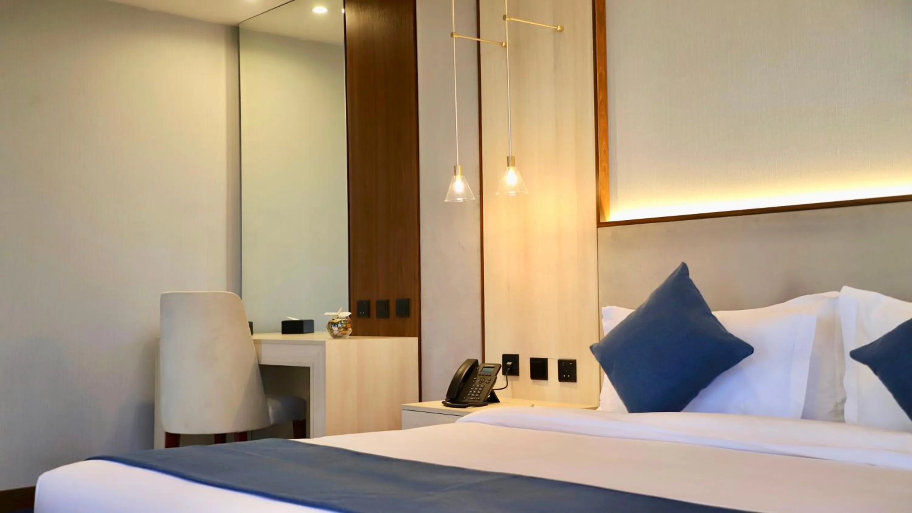 Bed in Five Seasons Hotel