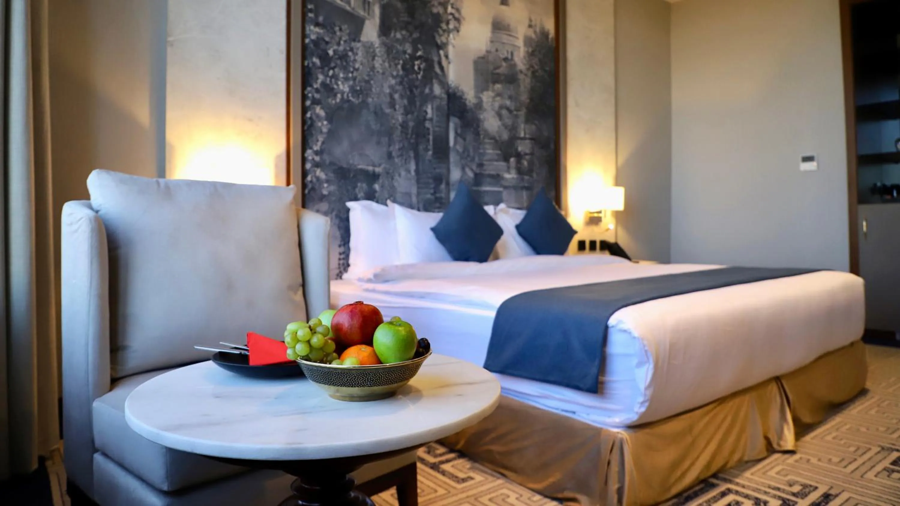 Bed in Five Seasons Hotel