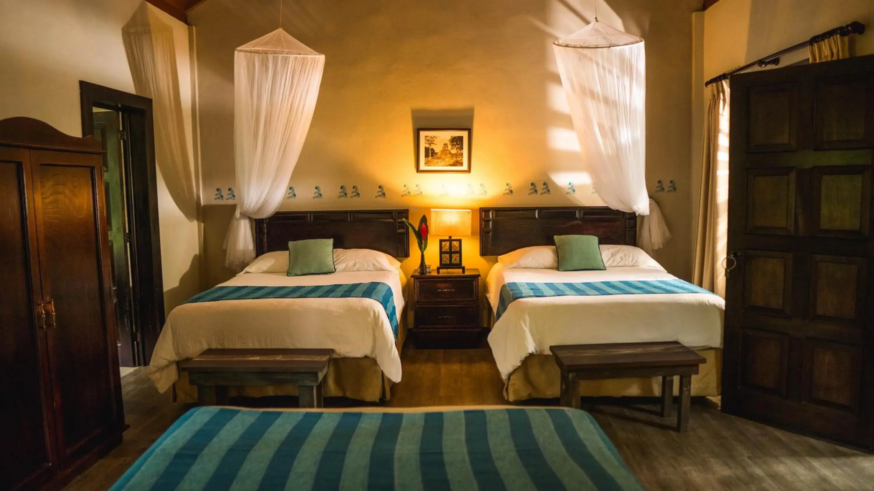 Suite - single occupancy in Hotel Jungle Lodge Tikal Suite - single occupancy in Hotel Jungle Lodge Tikal