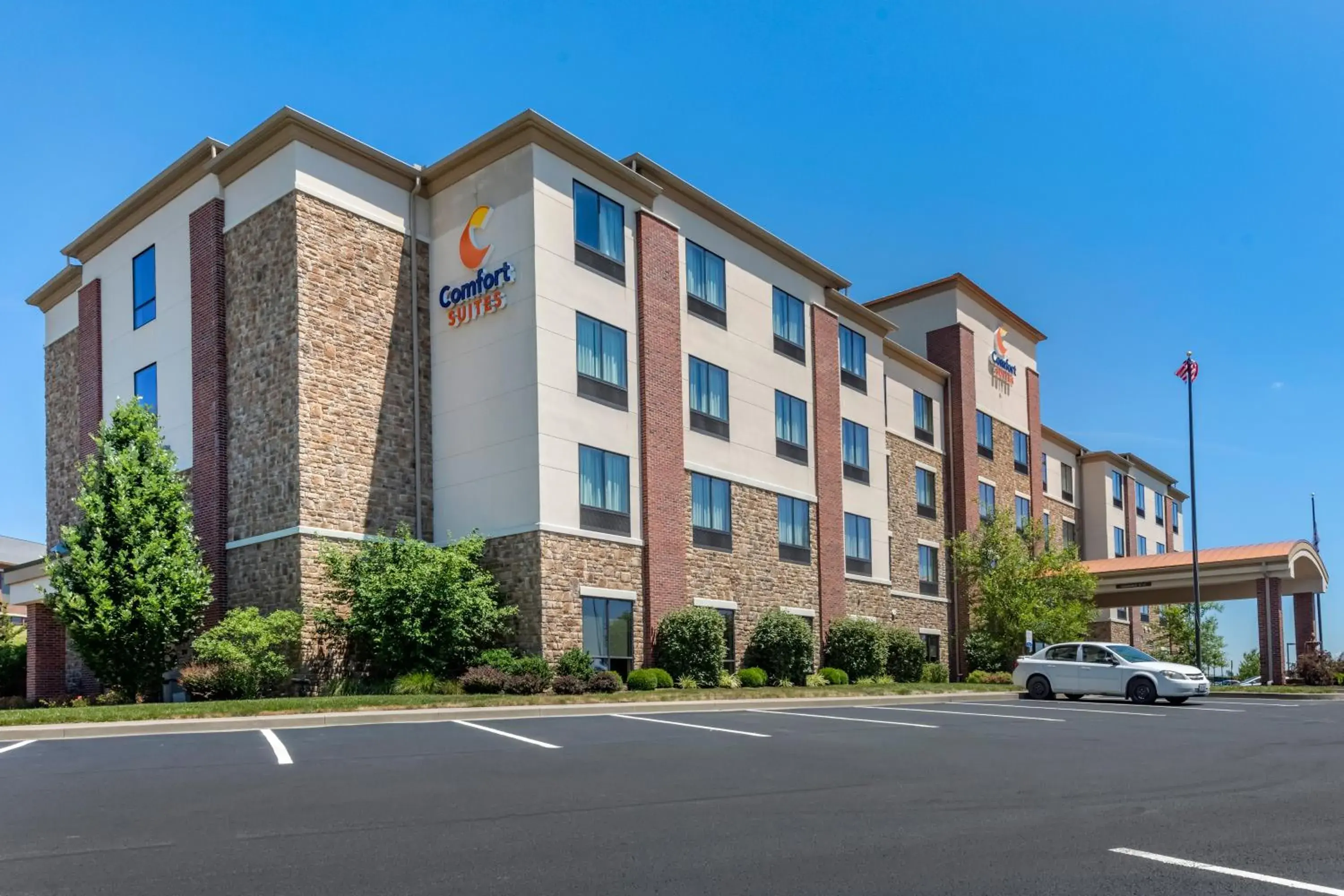 Property building in Comfort Suites Bridgeport - Clarksburg Property building in Comfort Suites Bridgeport - Clarksburg
