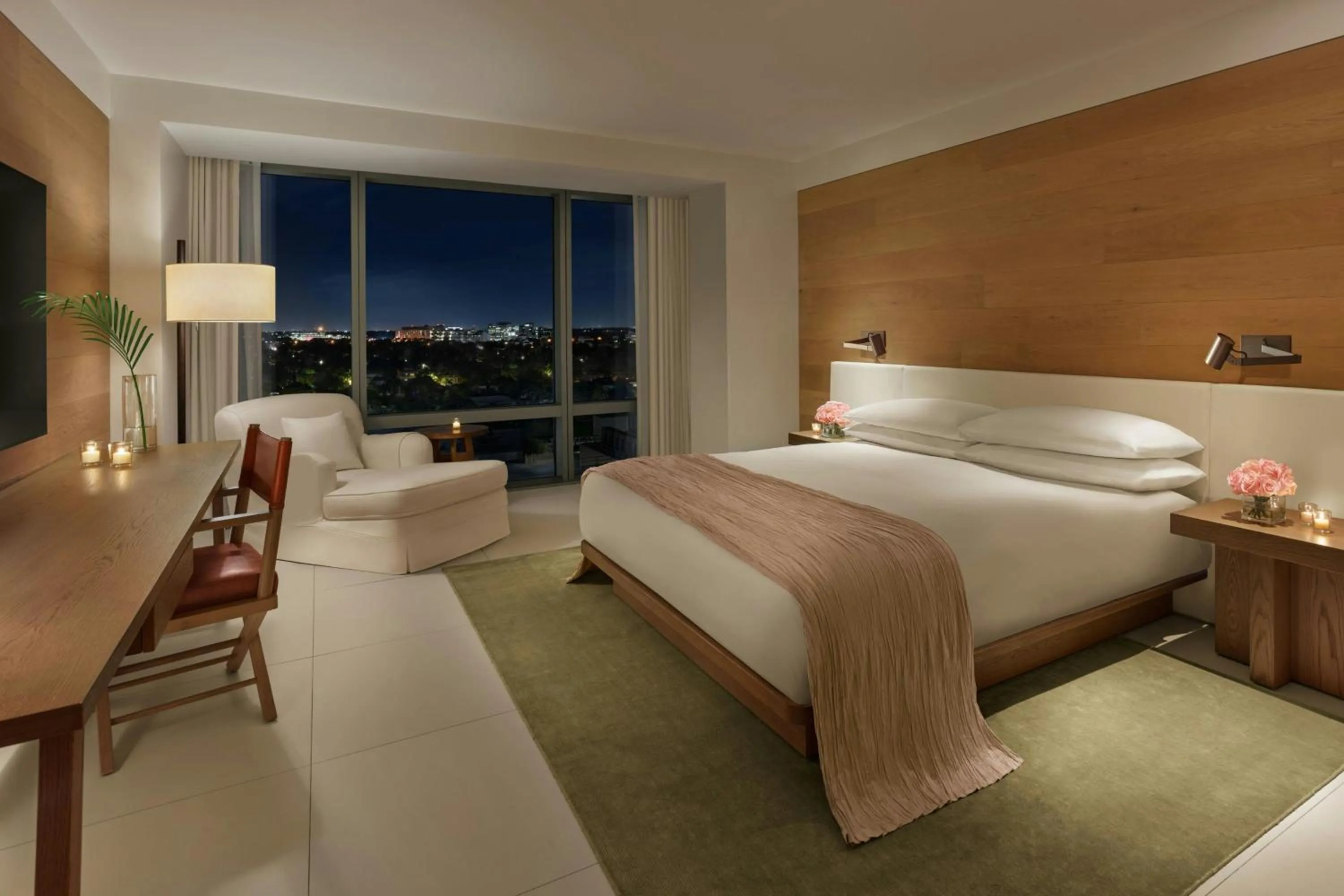 Photo of the whole room, Bed in The Miami Beach EDITION