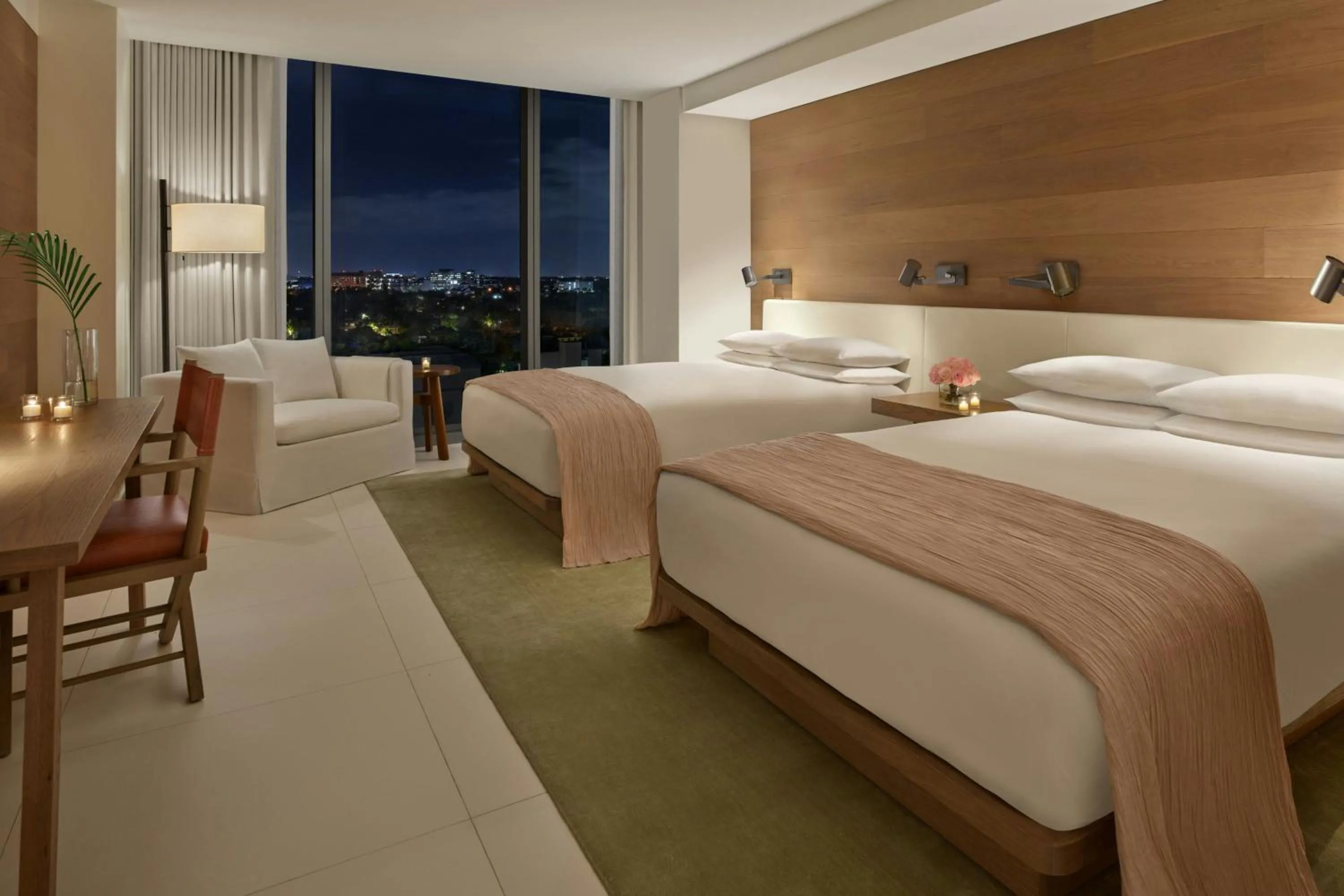 Photo of the whole room, Bed in The Miami Beach EDITION