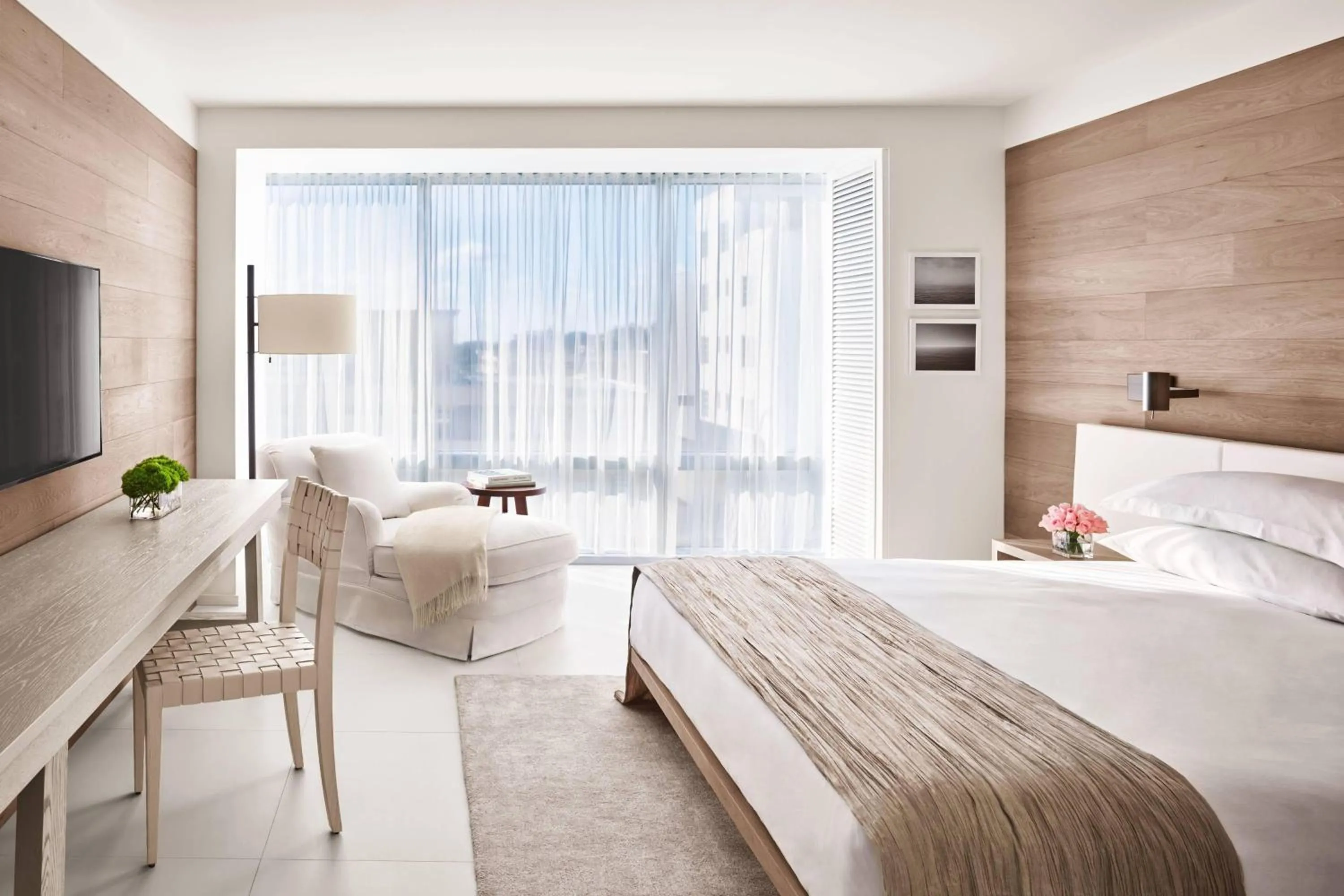 Photo of the whole room, Bed in The Miami Beach EDITION