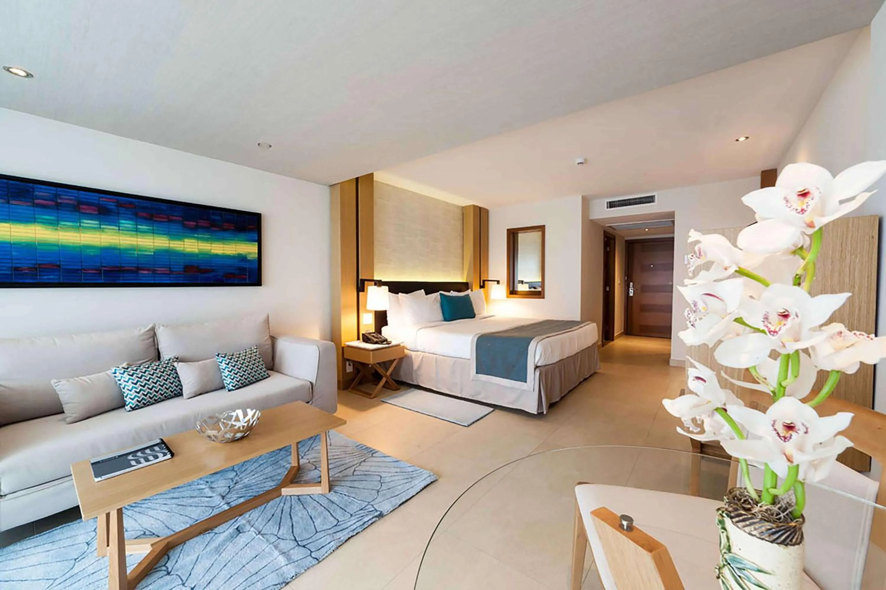 Photo of the whole room, Bed in Sonesta Ocean Point Resort- All Inclusive - Adults Only