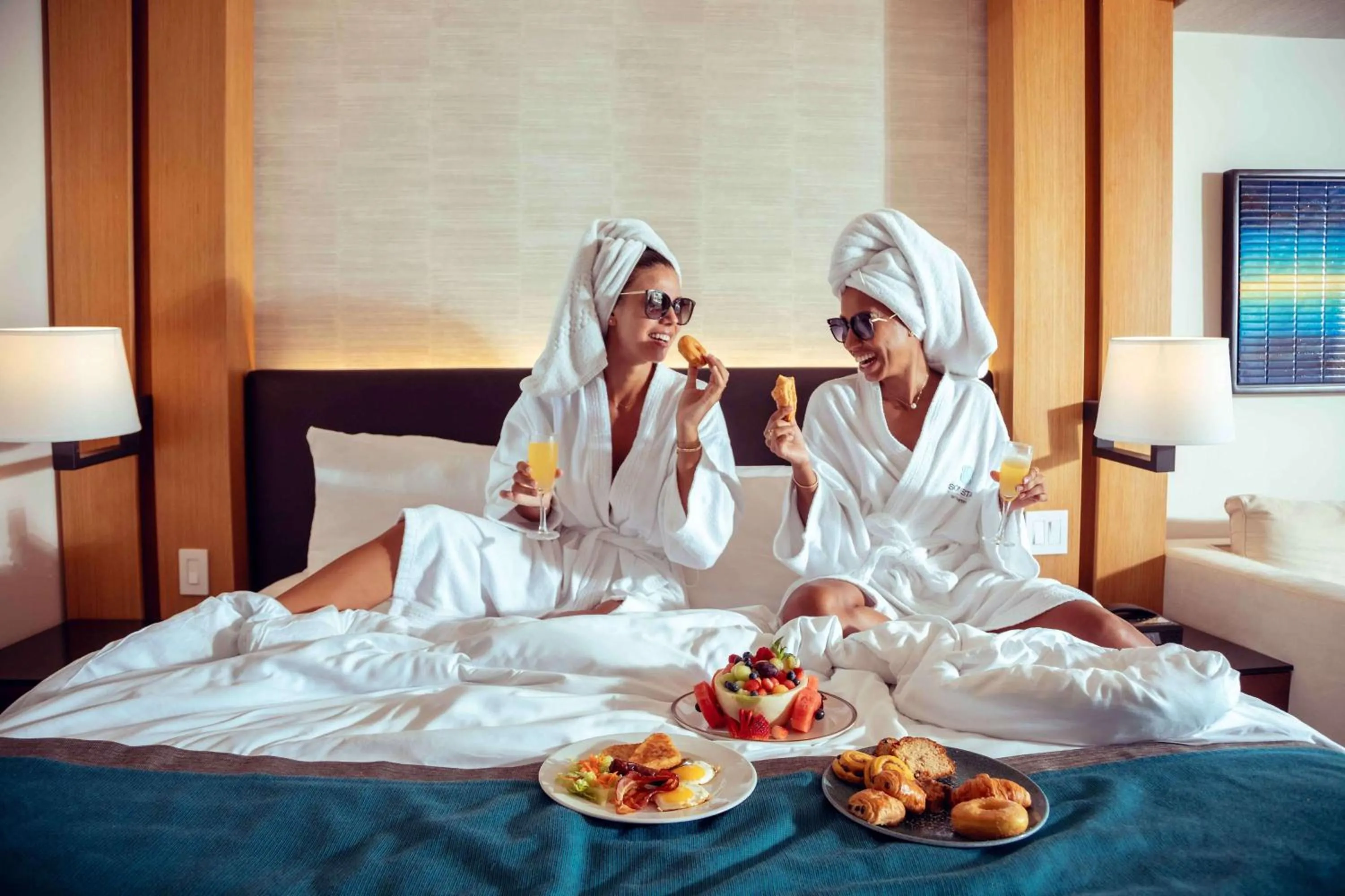 Photo of the whole room, Bed in Sonesta Ocean Point Resort- All Inclusive - Adults Only