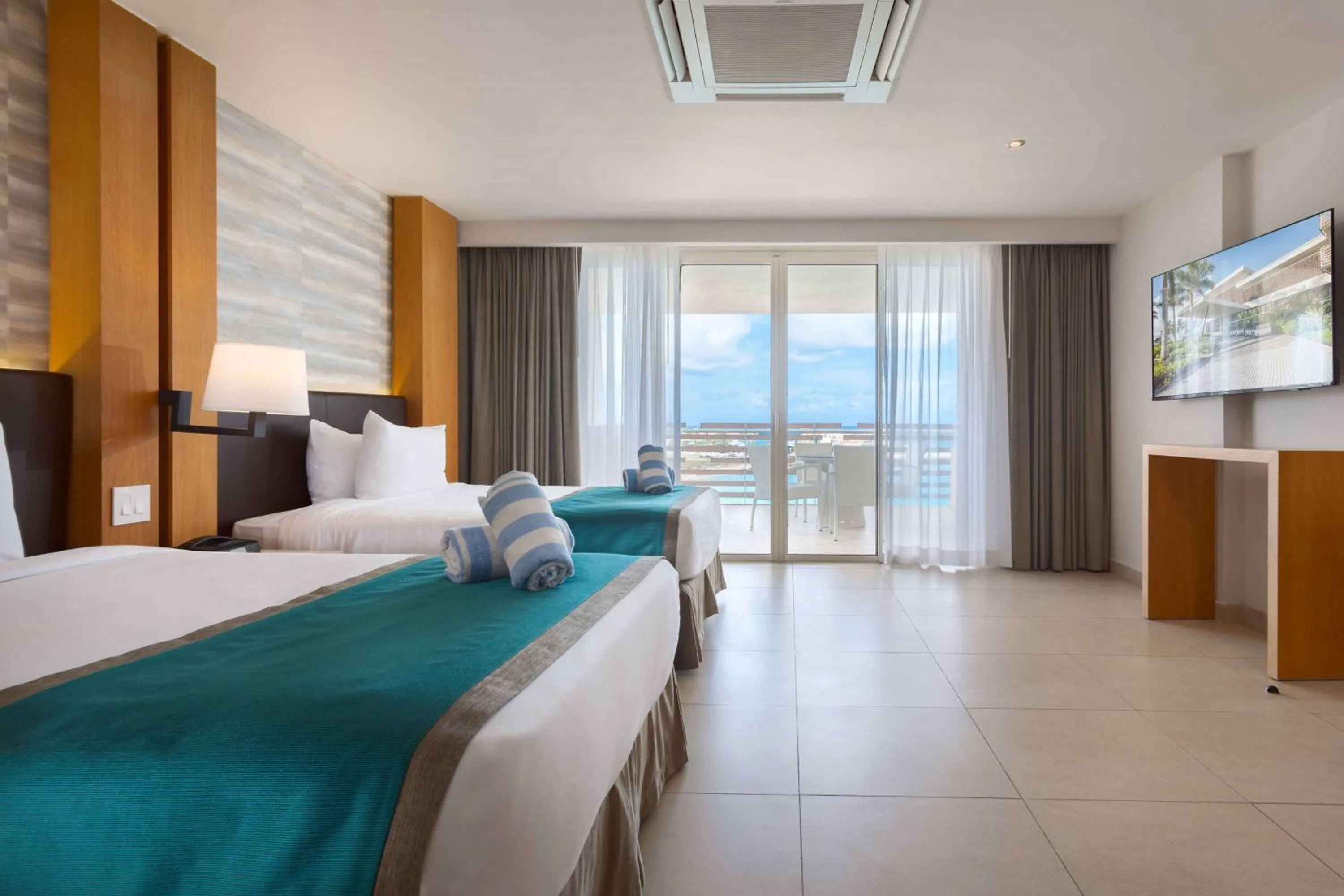 Photo of the whole room, Bed in Sonesta Ocean Point Resort- All Inclusive - Adults Only