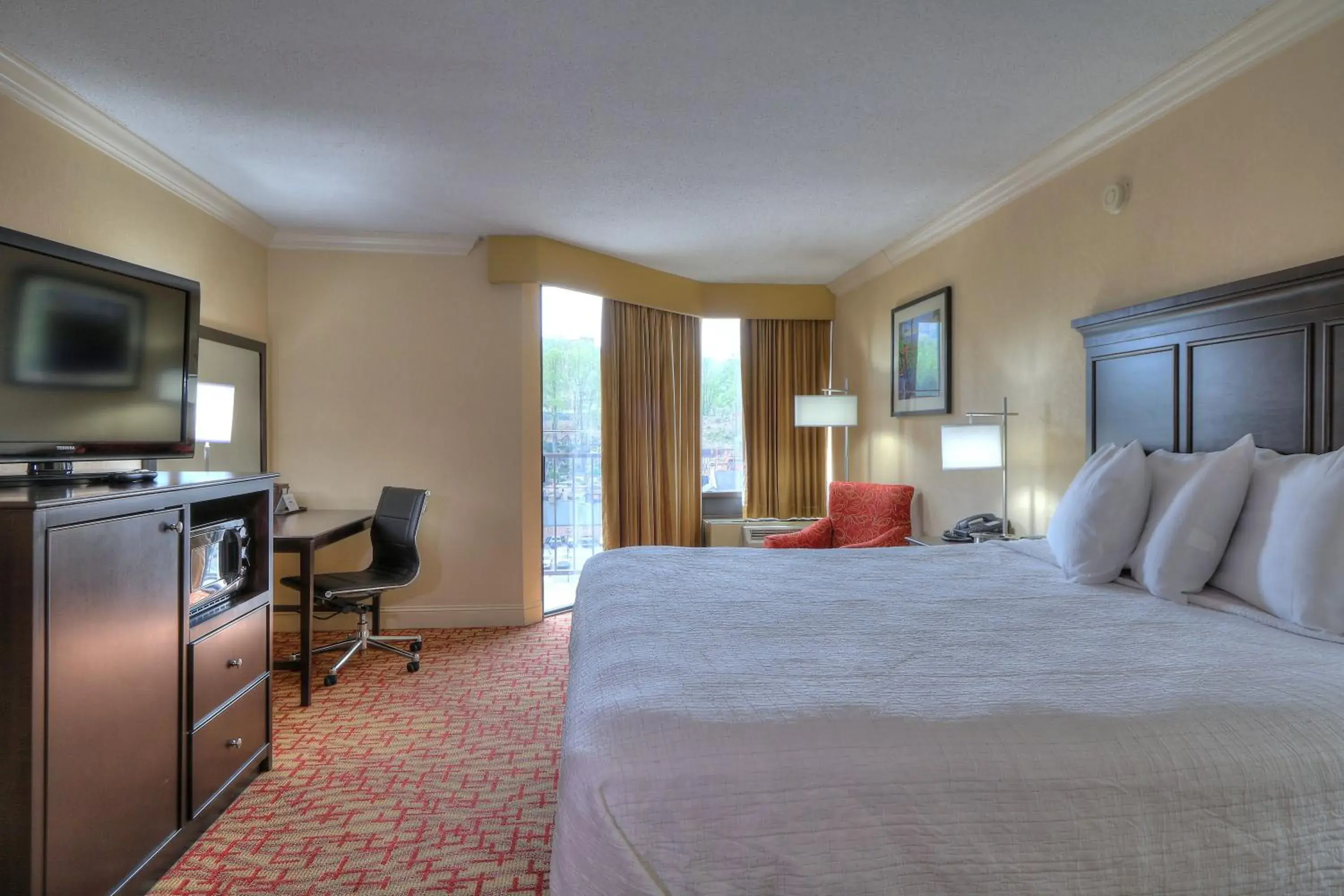 Bed in Edgewater Hotel and Conference Center Bed in Edgewater Hotel and Conference Center