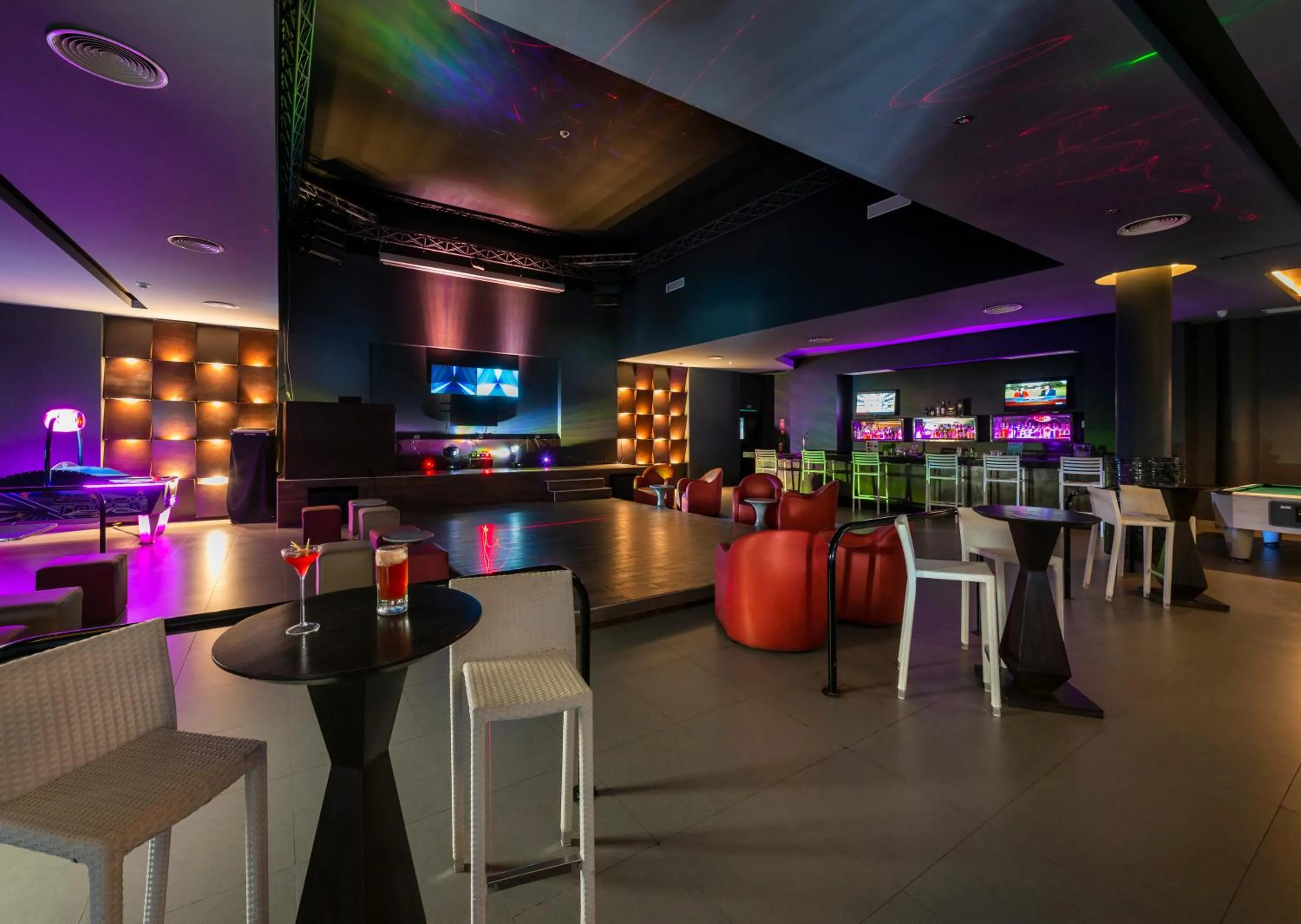 Lounge or bar in Royalton CHIC Punta Cana, An Autograph Collection All-Inclusive Resort & Casino, Adults Only