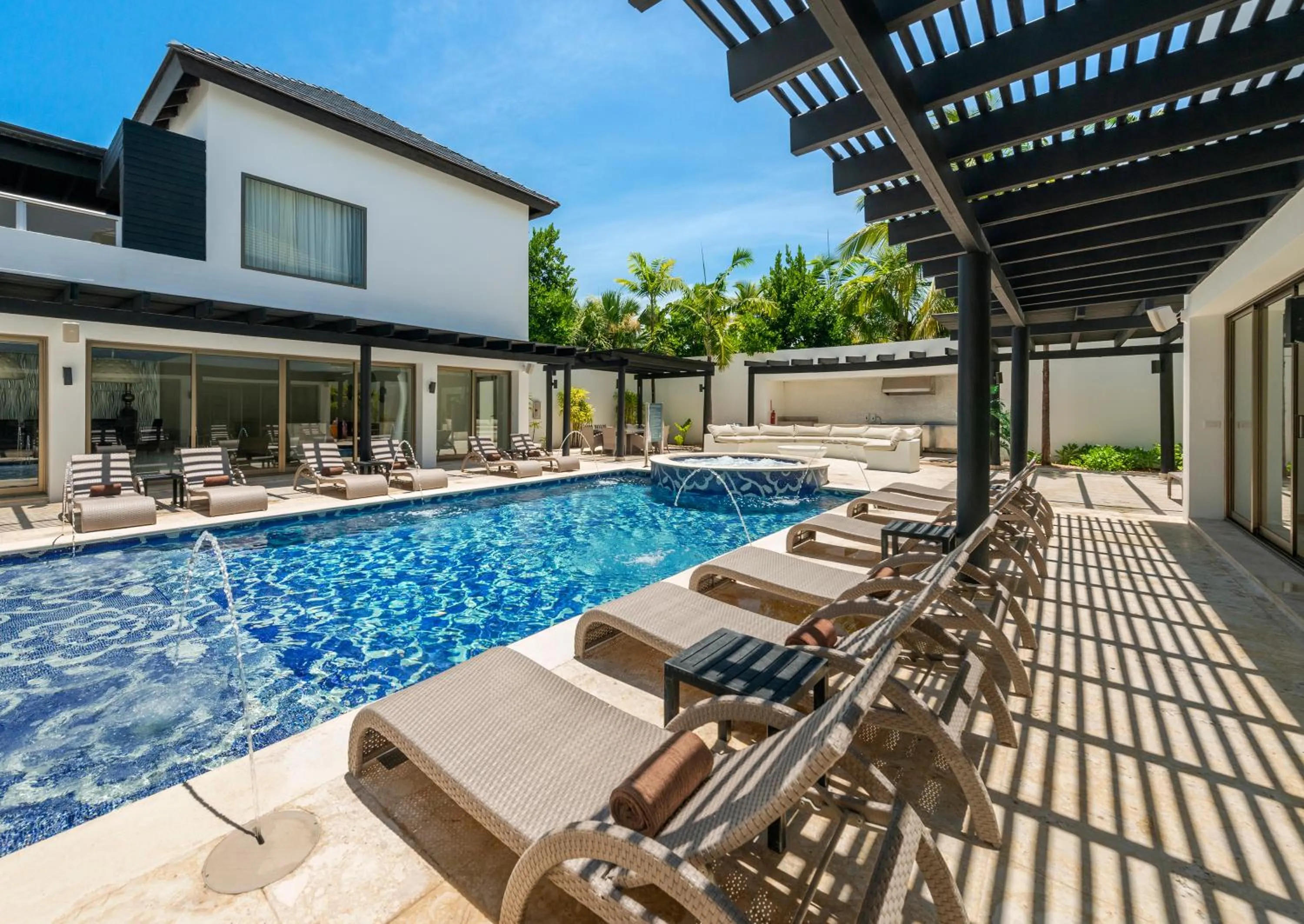 Area and facilities in Royalton CHIC Punta Cana, An Autograph Collection All-Inclusive Resort & Casino, Adults Only