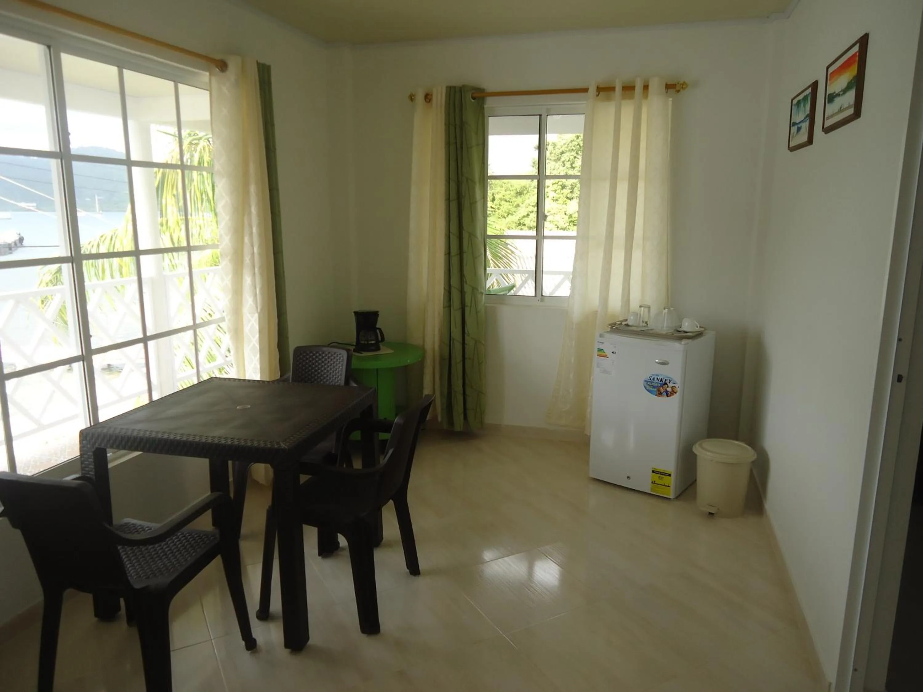Dining area in Posada Sunshine Paradise