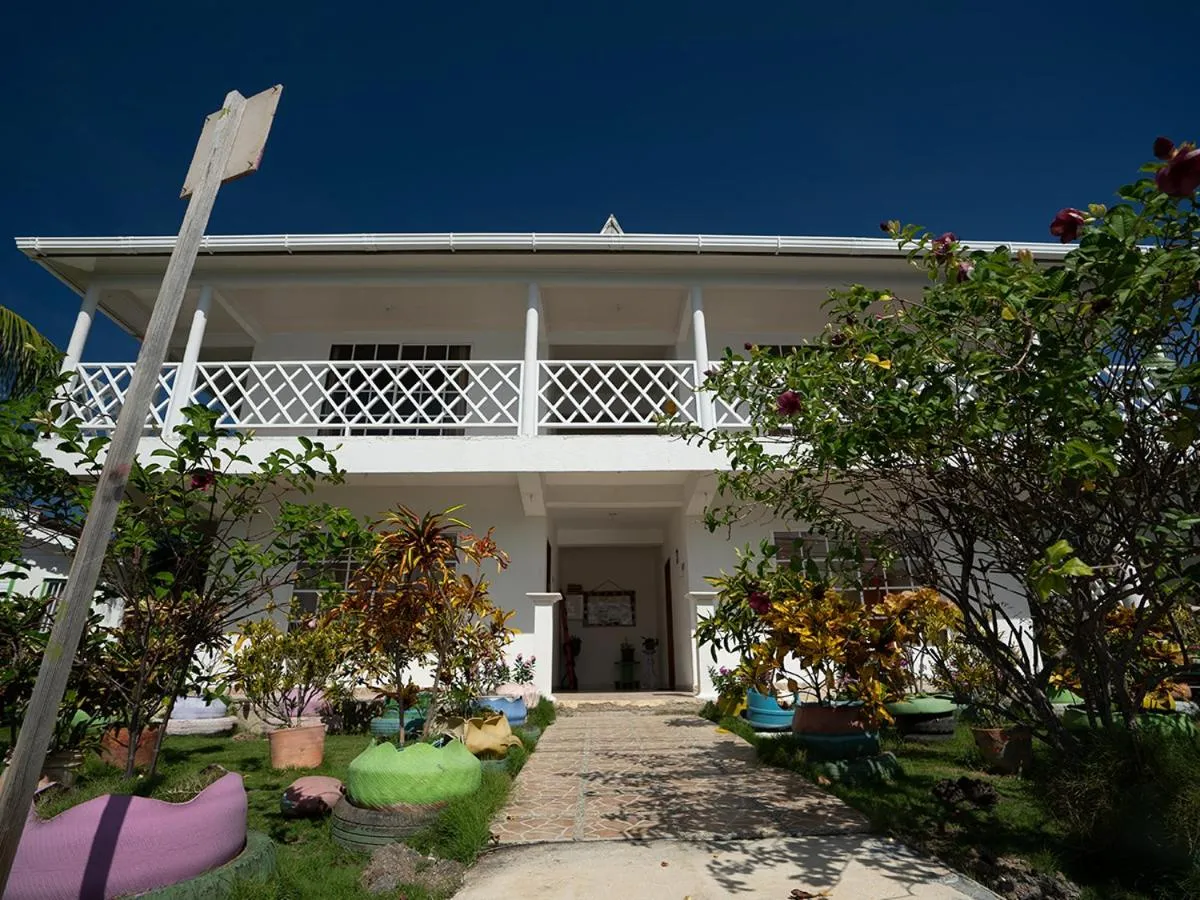 Facade/entrance in Posada Sunshine Paradise