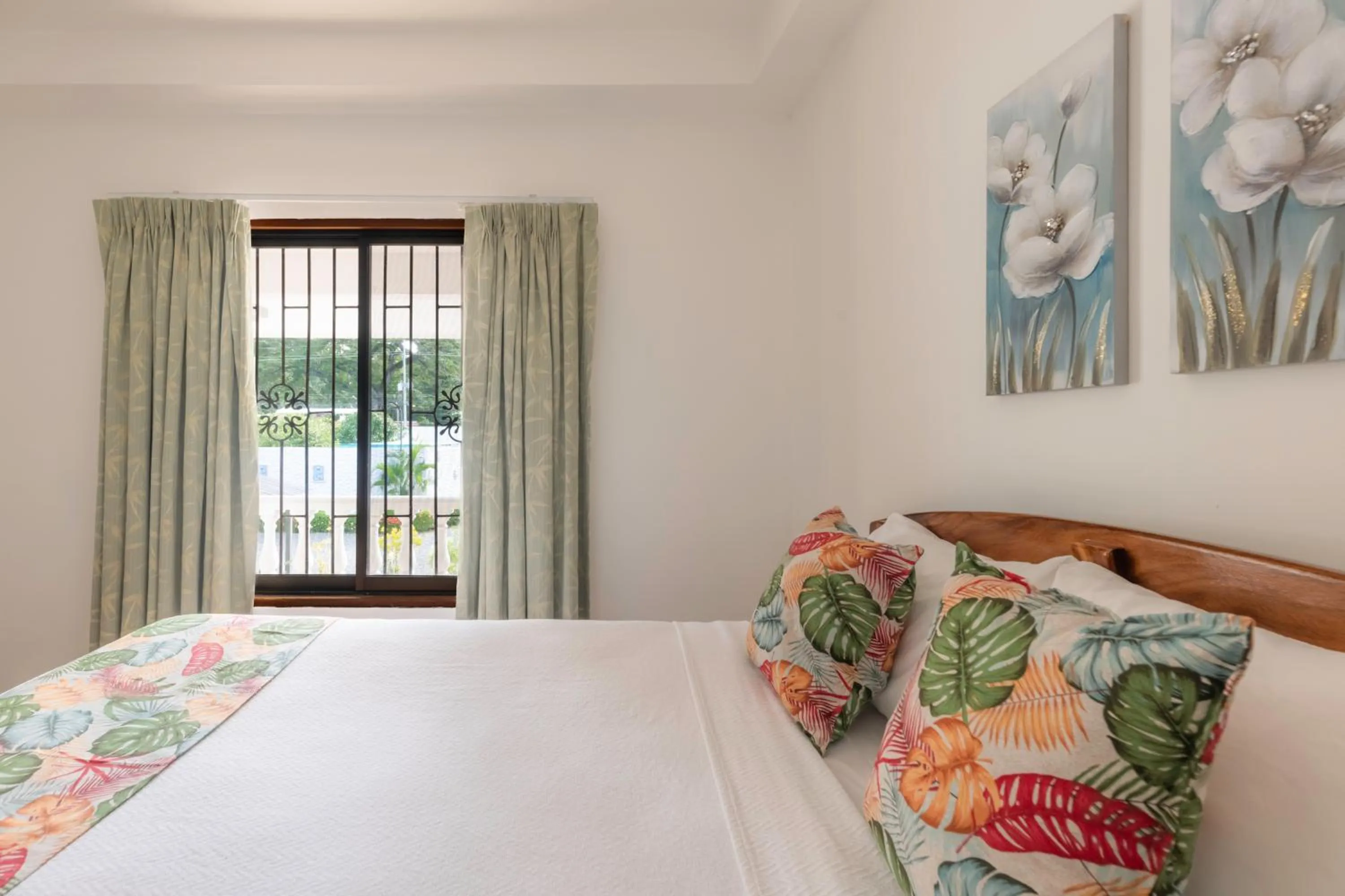 Bed in Jaco Laguna Resort & Beach Club