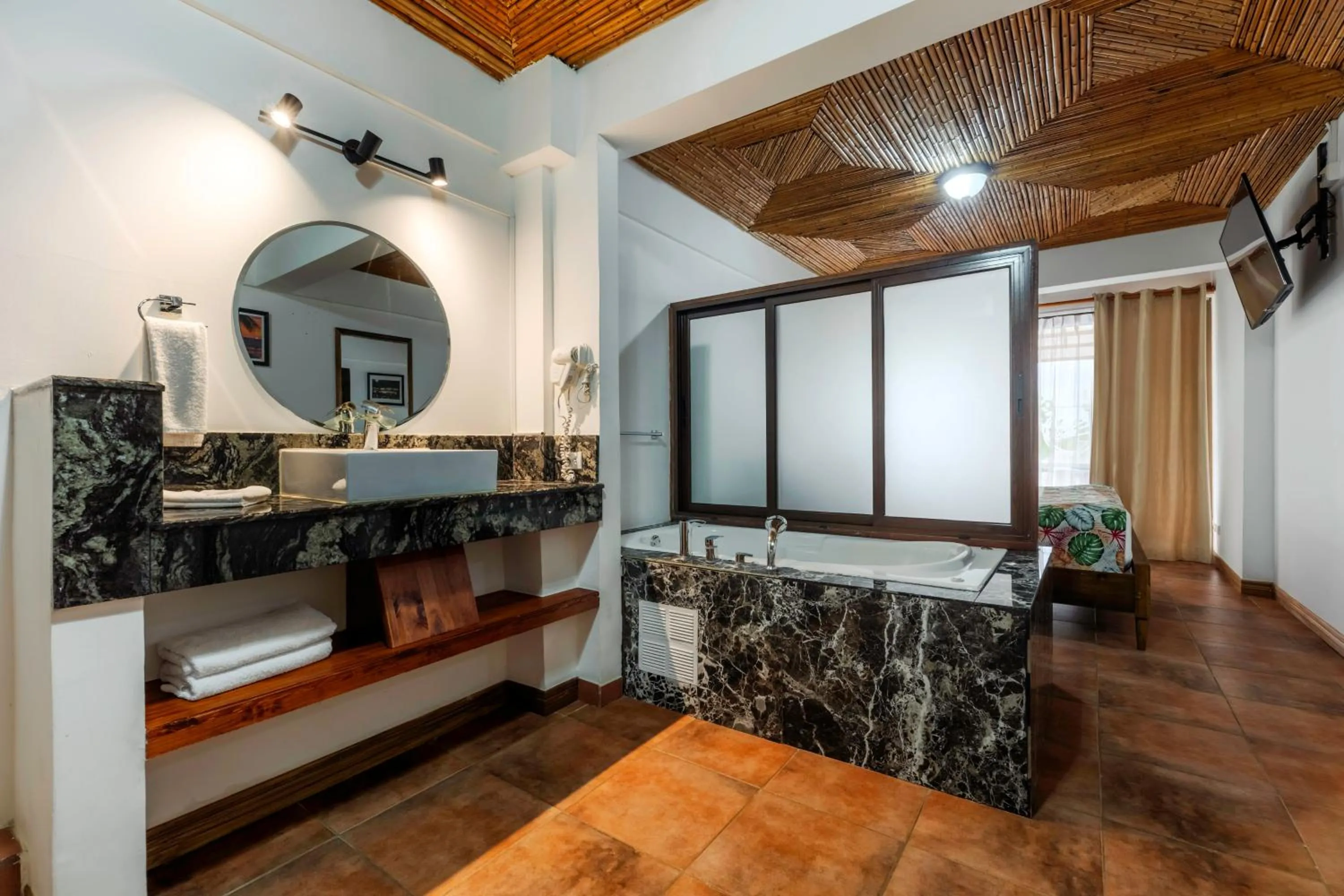 Bath in Jaco Laguna Resort & Beach Club