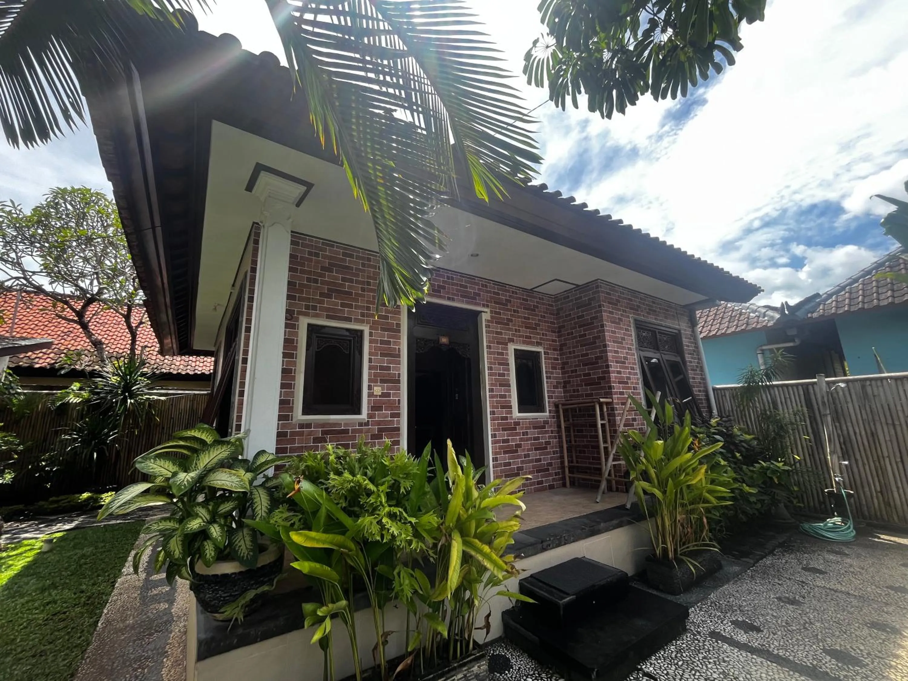 Tiga Naga Villa