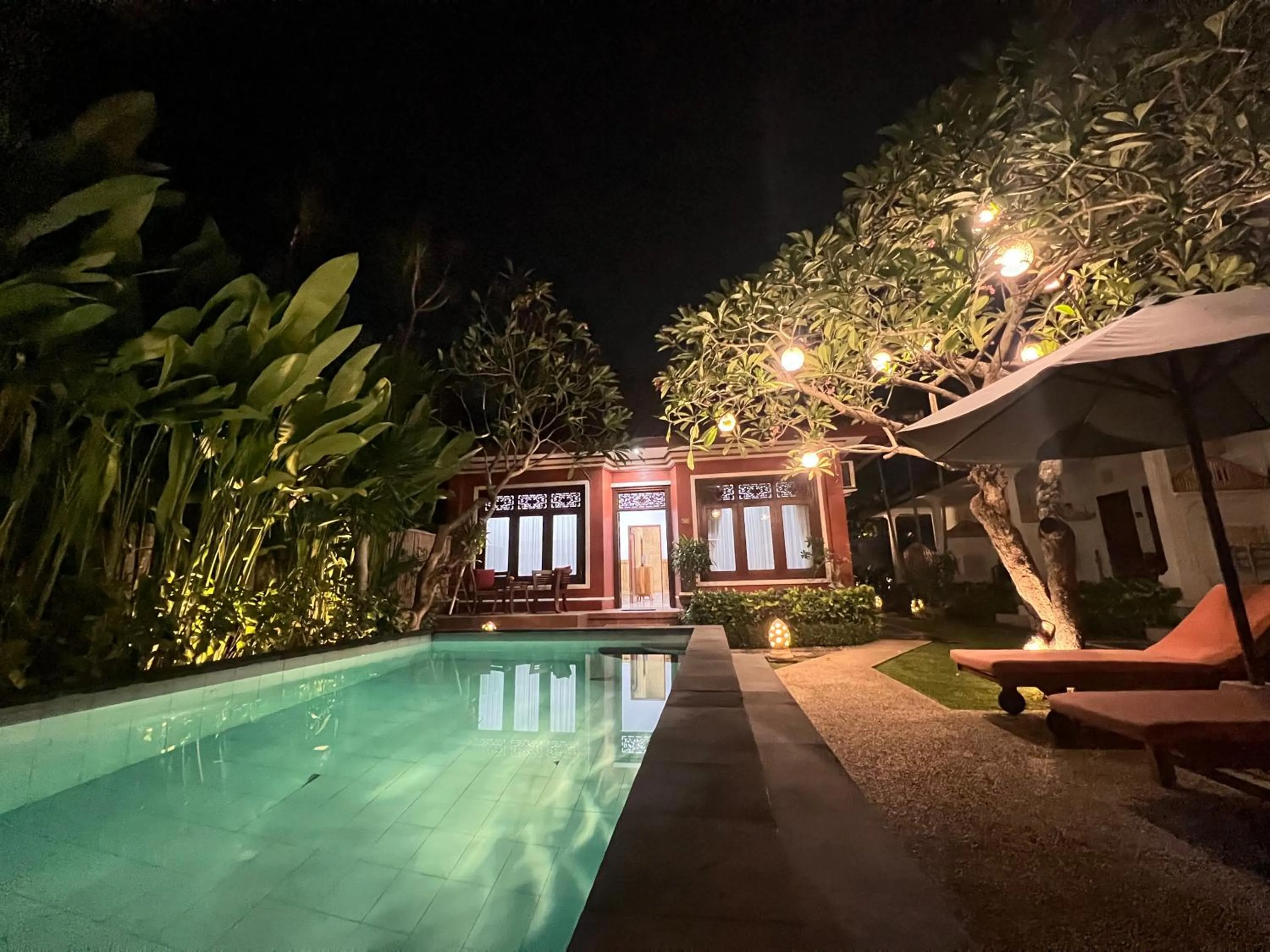 Tiga Naga Villa