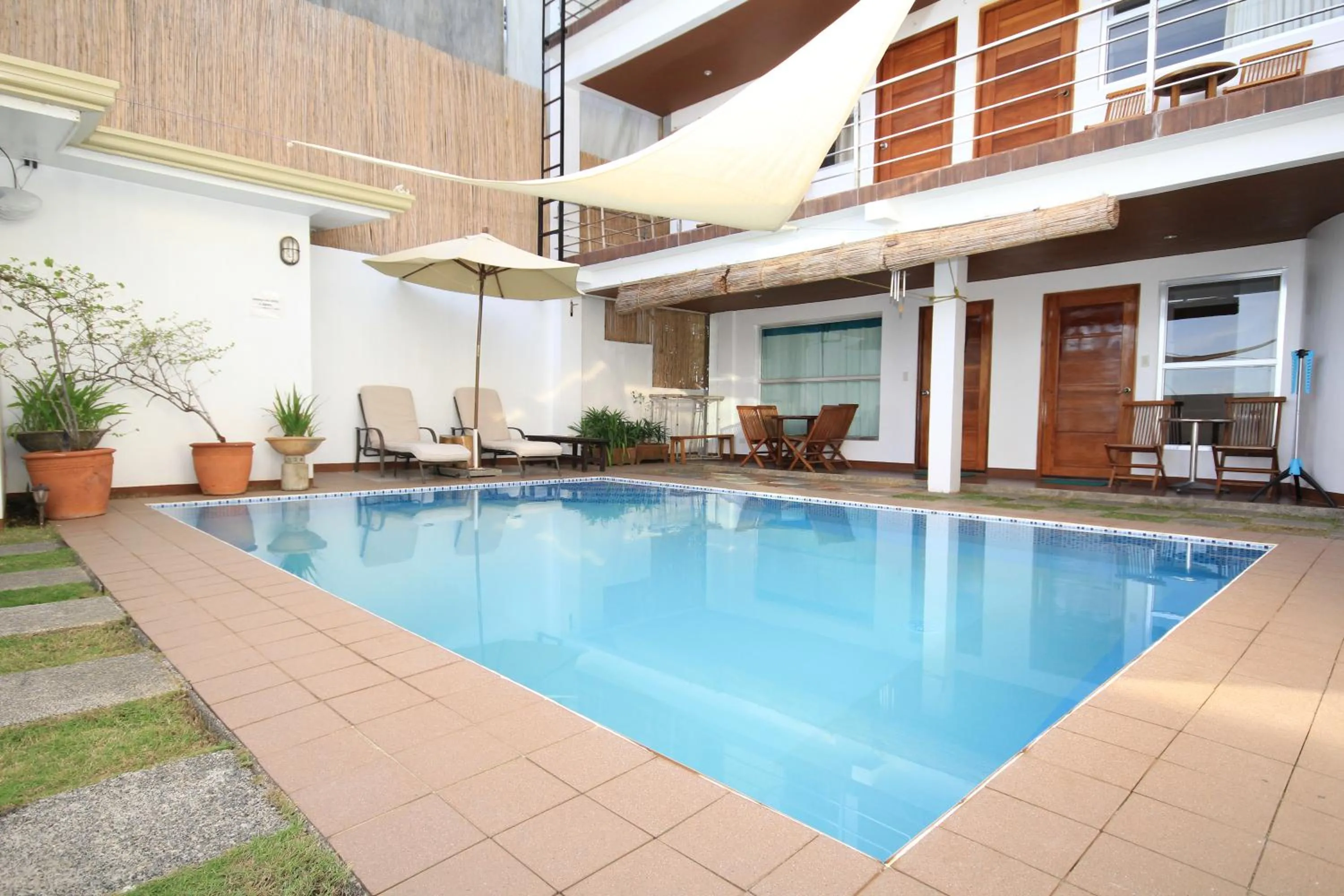 Bluewaves Westcliff Villa