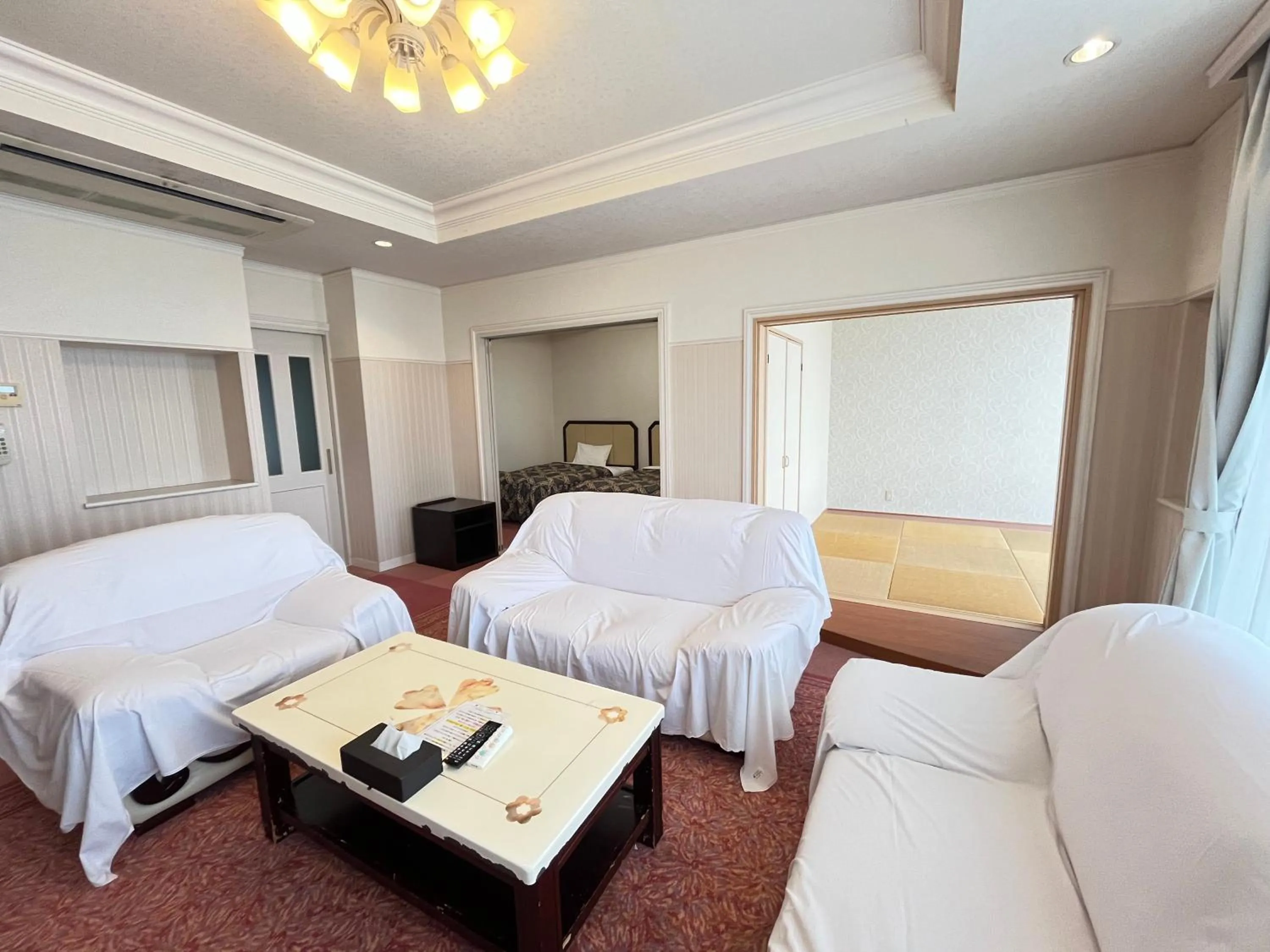 Living room, Bed in Spa Resort LiVEMAX