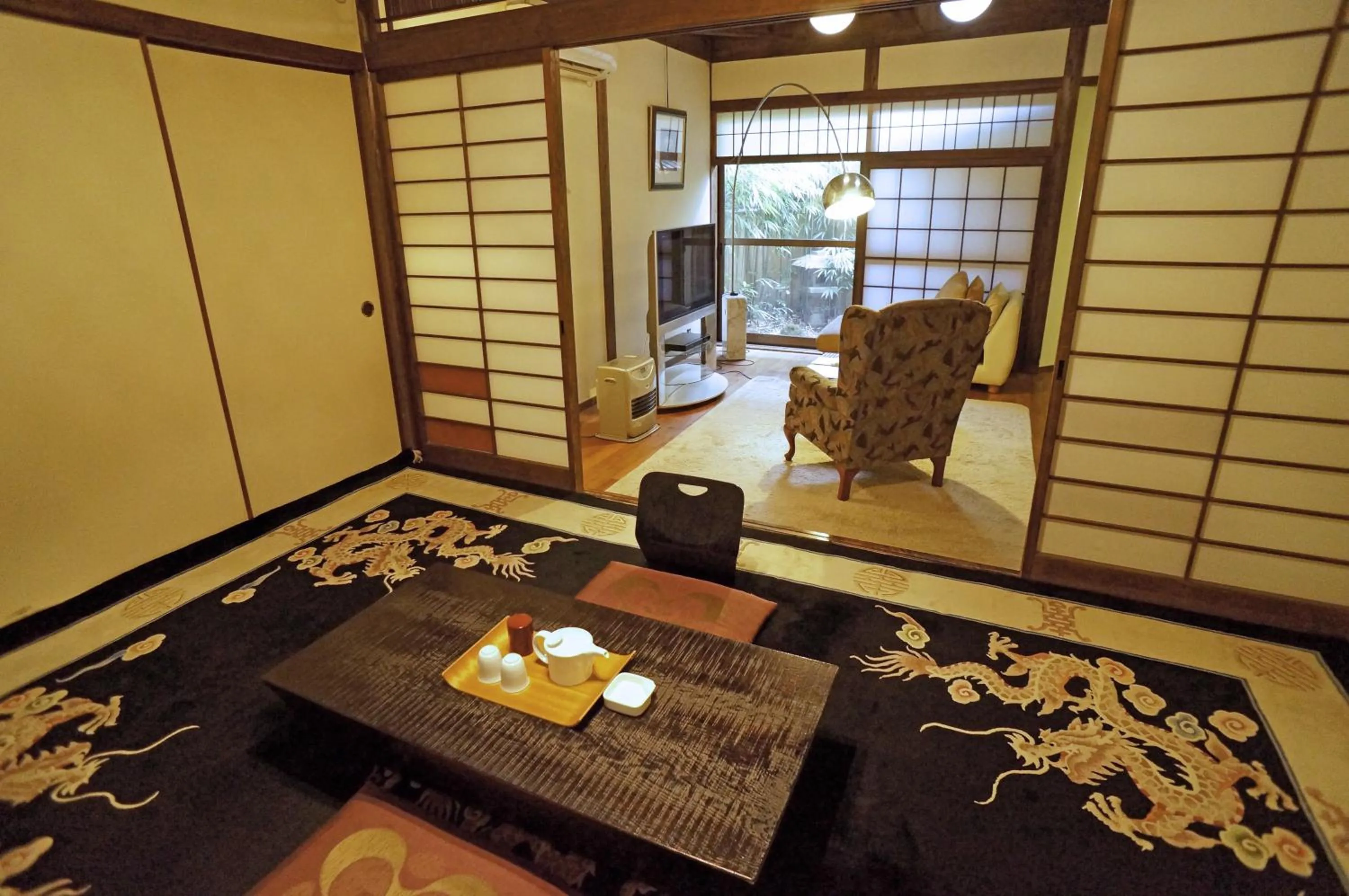 Seating area in Mujinzo