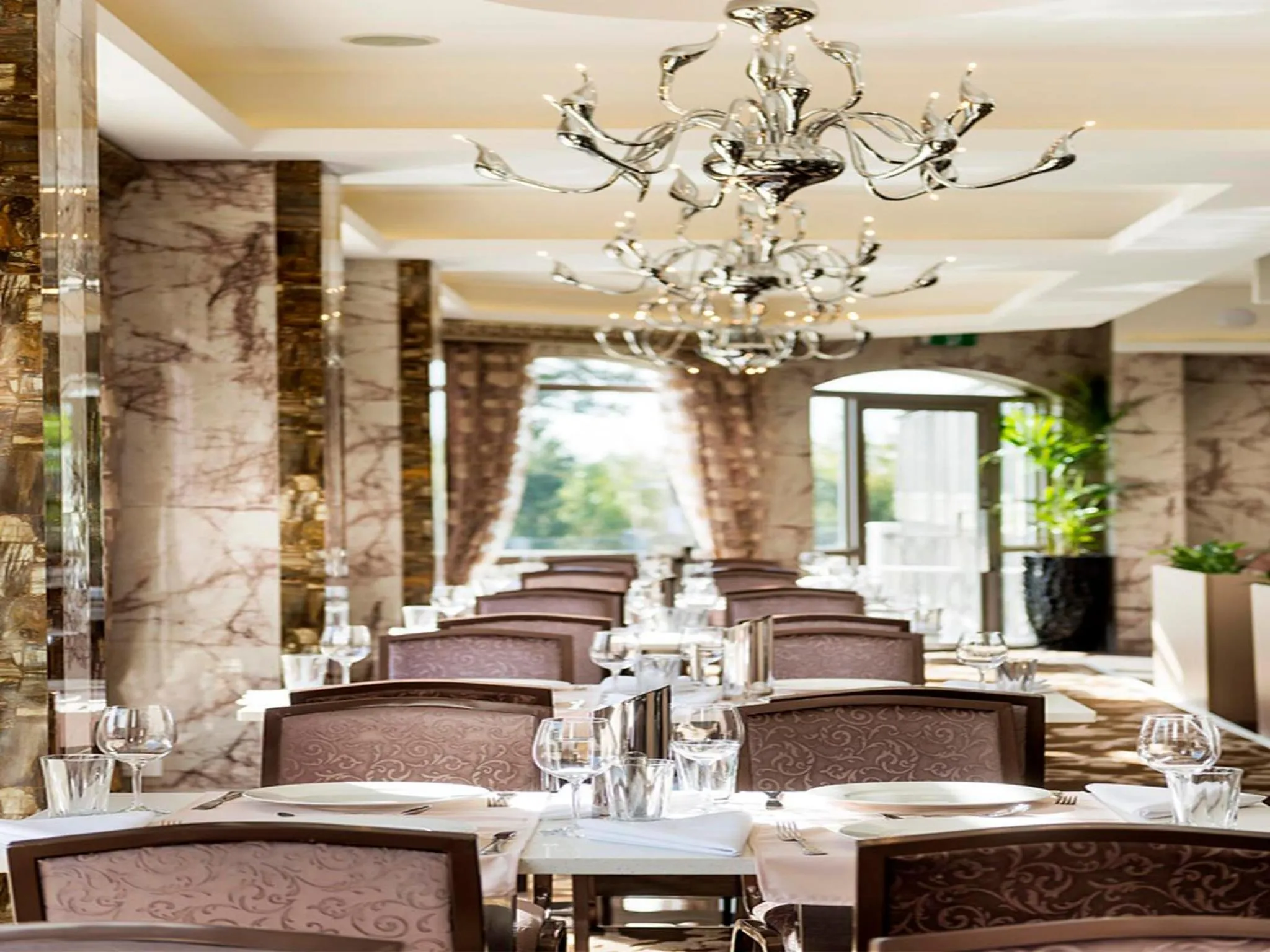 Restaurant/places to eat in Swan River Hotel