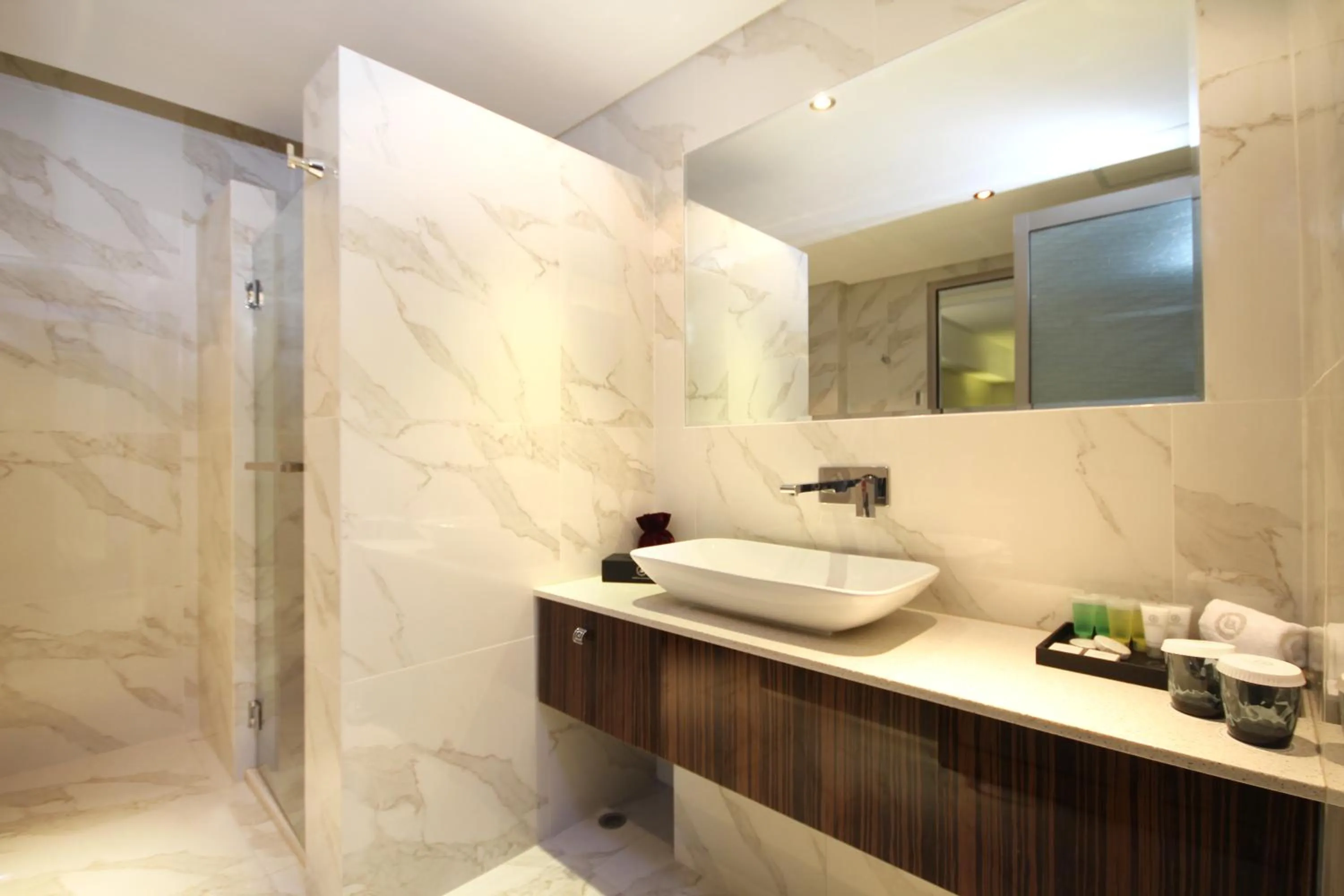 Bathroom in Swan River Hotel