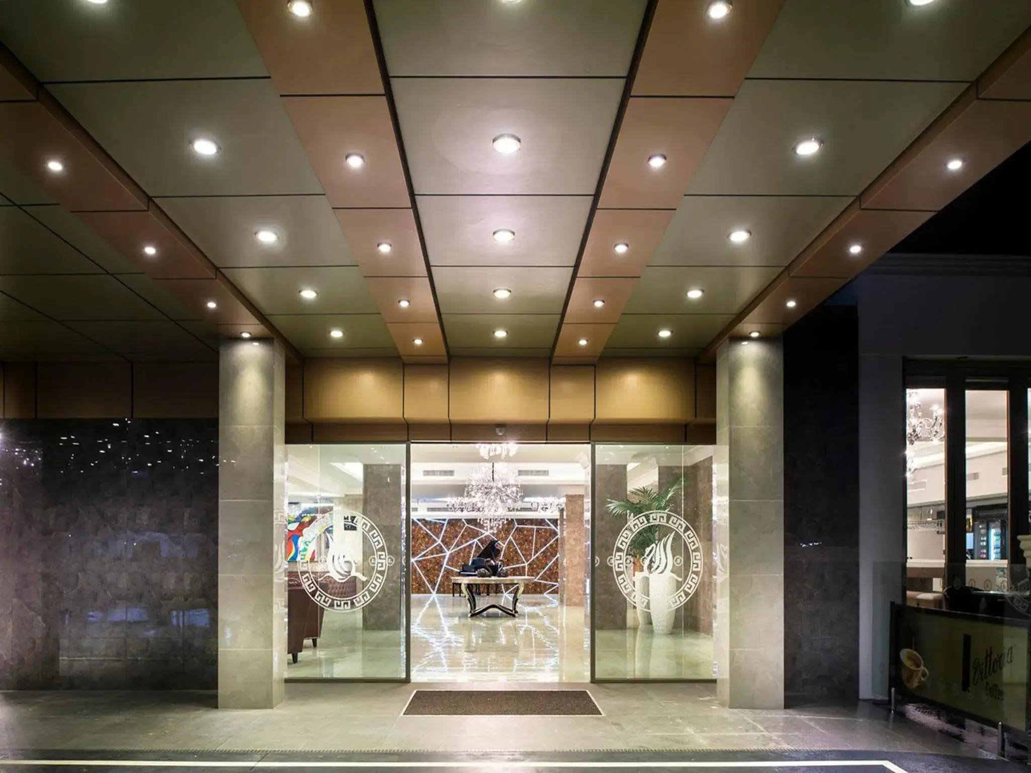 Facade/entrance in Swan River Hotel Facade/entrance in Swan River Hotel