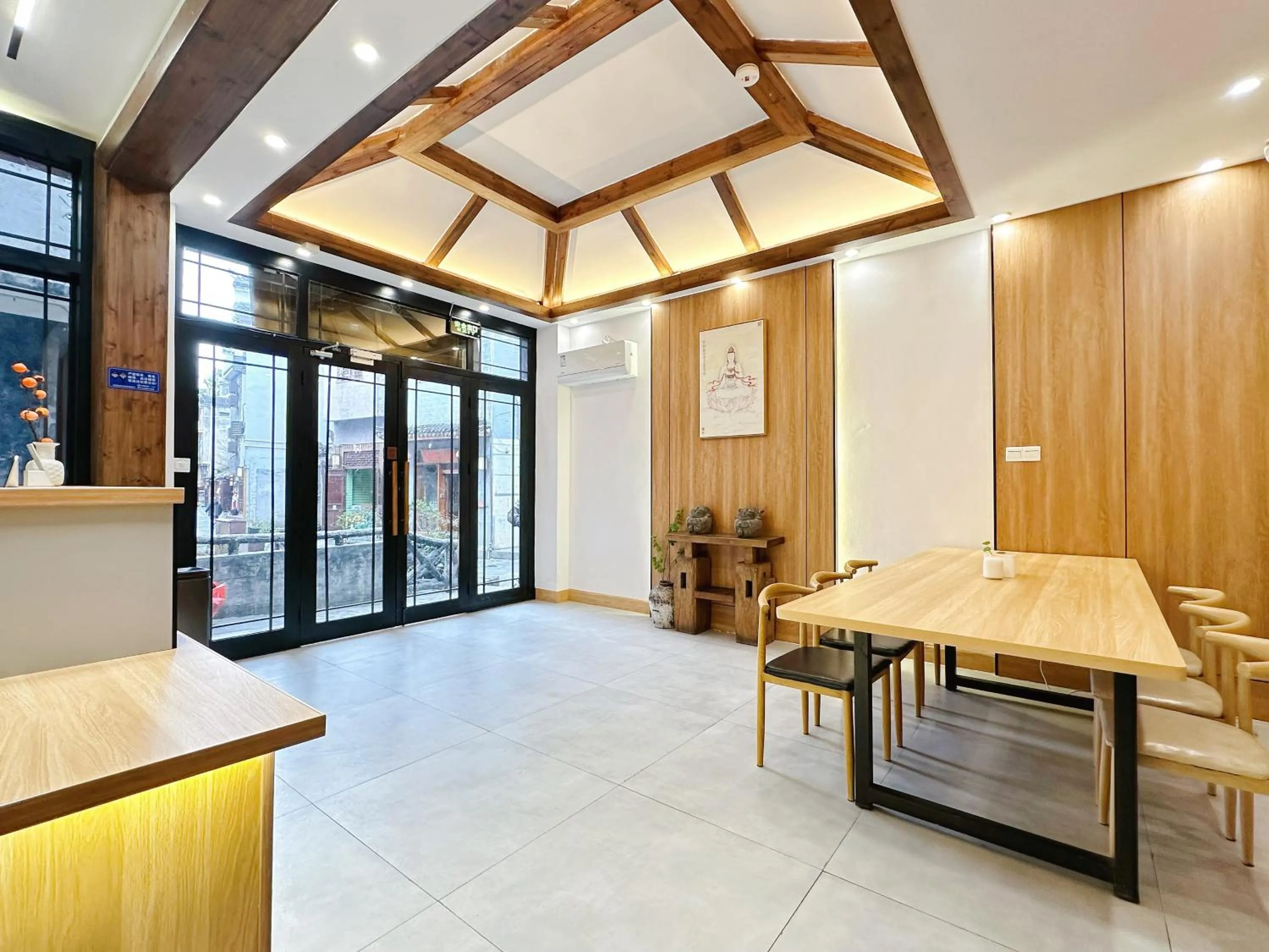 On site in Hemu House