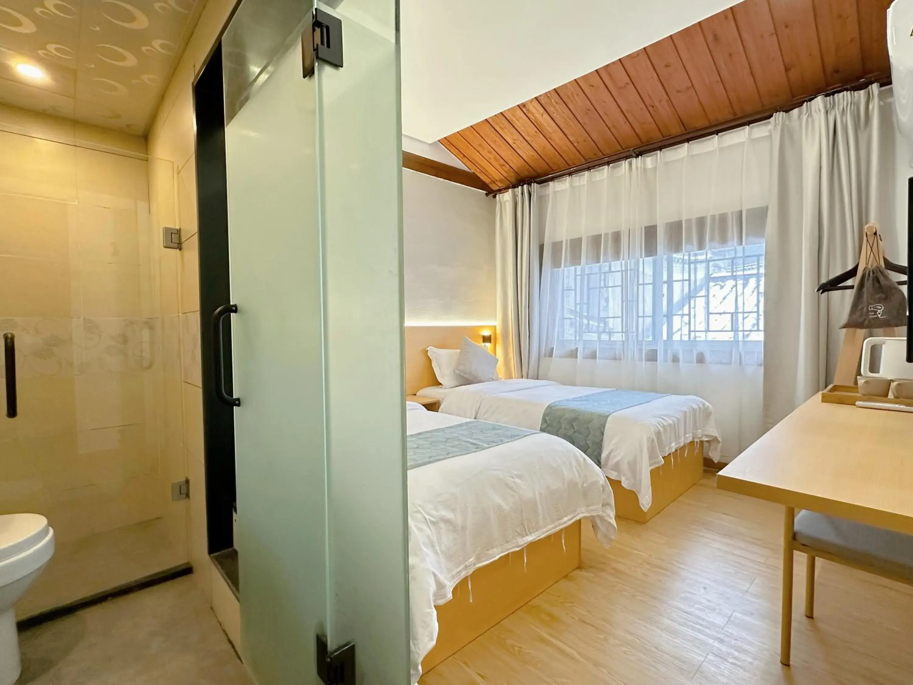 Budget Double Room in Hemu House Budget Double Room in Hemu House