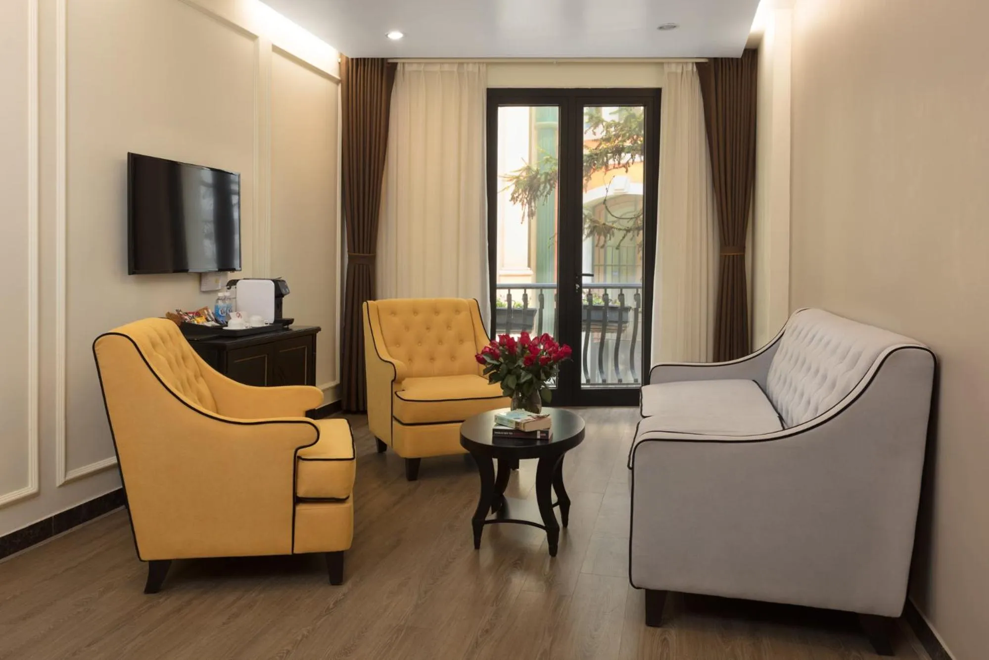 TV and multimedia in Hotel Sapa Square Affiliated by Melia