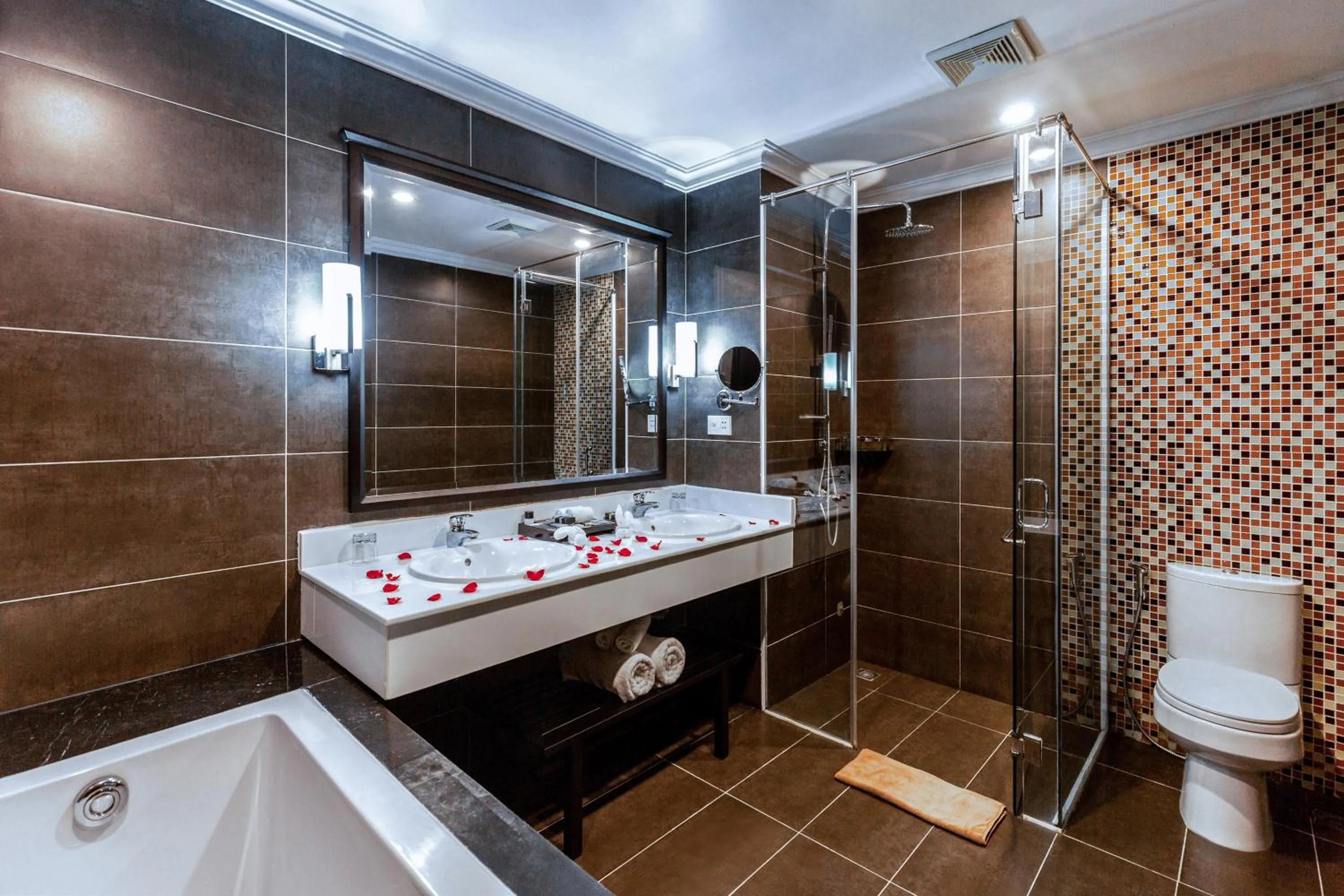 Shower in Hotel Sapa Square Affiliated by Melia