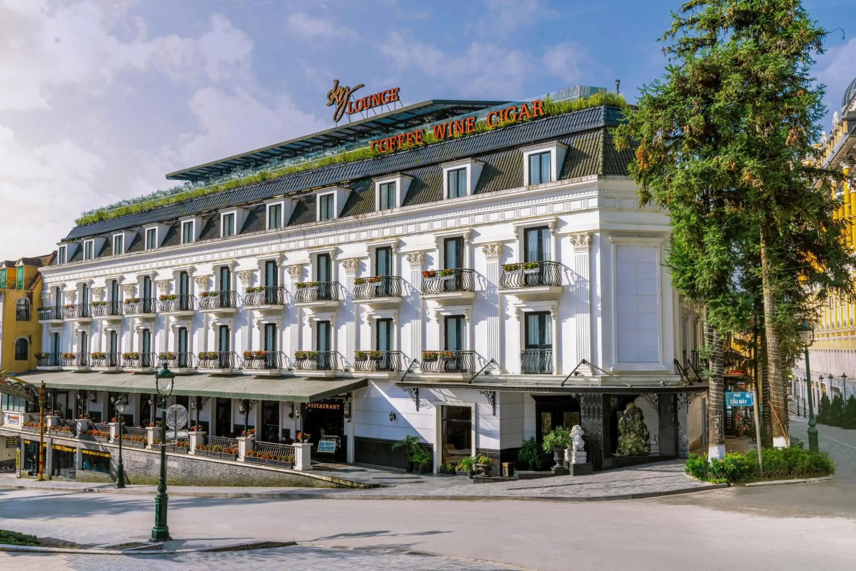 Property building in Hotel Sapa Square Affiliated by Meliá Property building in Hotel Sapa Square Affiliated by Meliá