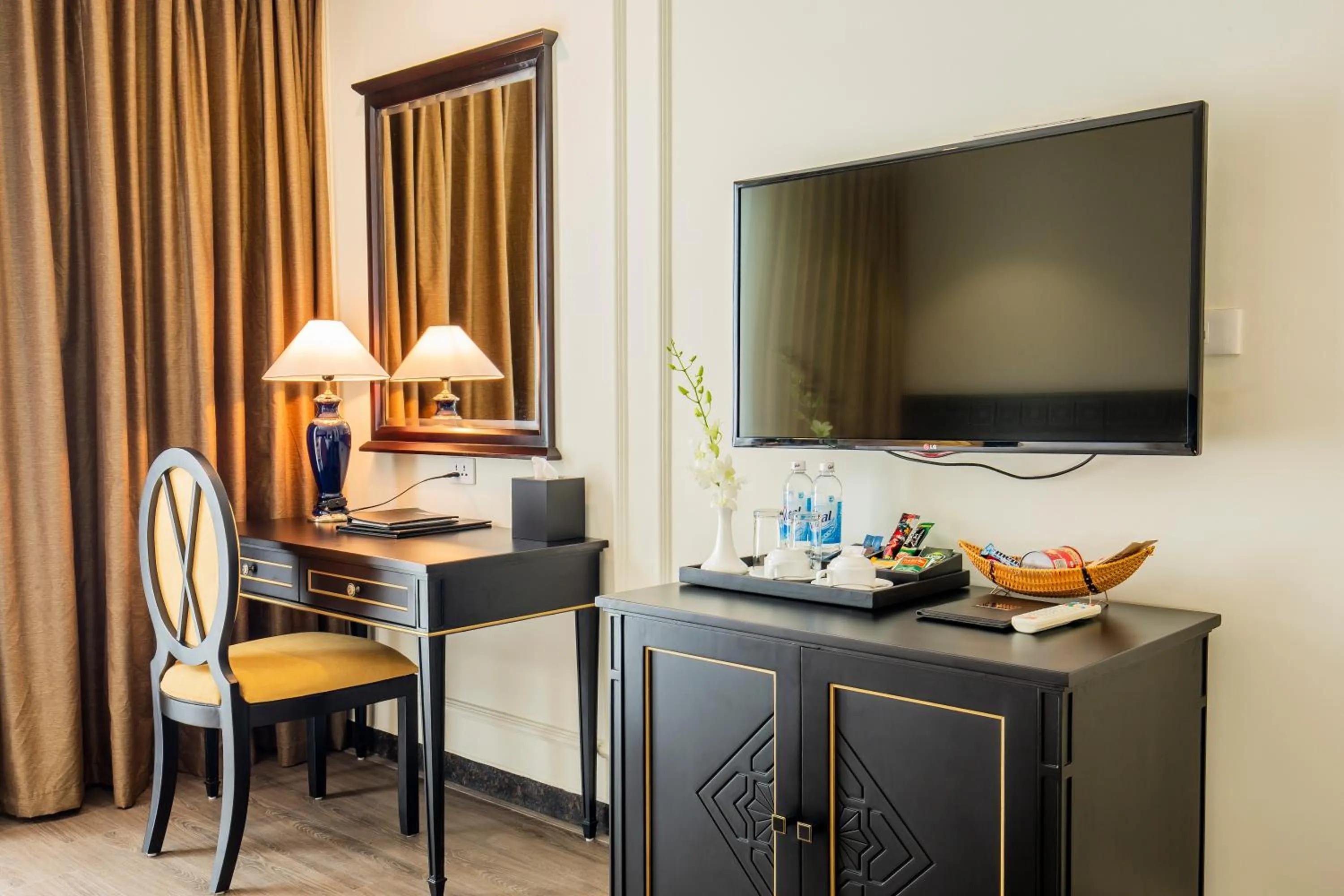 TV and multimedia in Hotel Sapa Square Affiliated by Melia