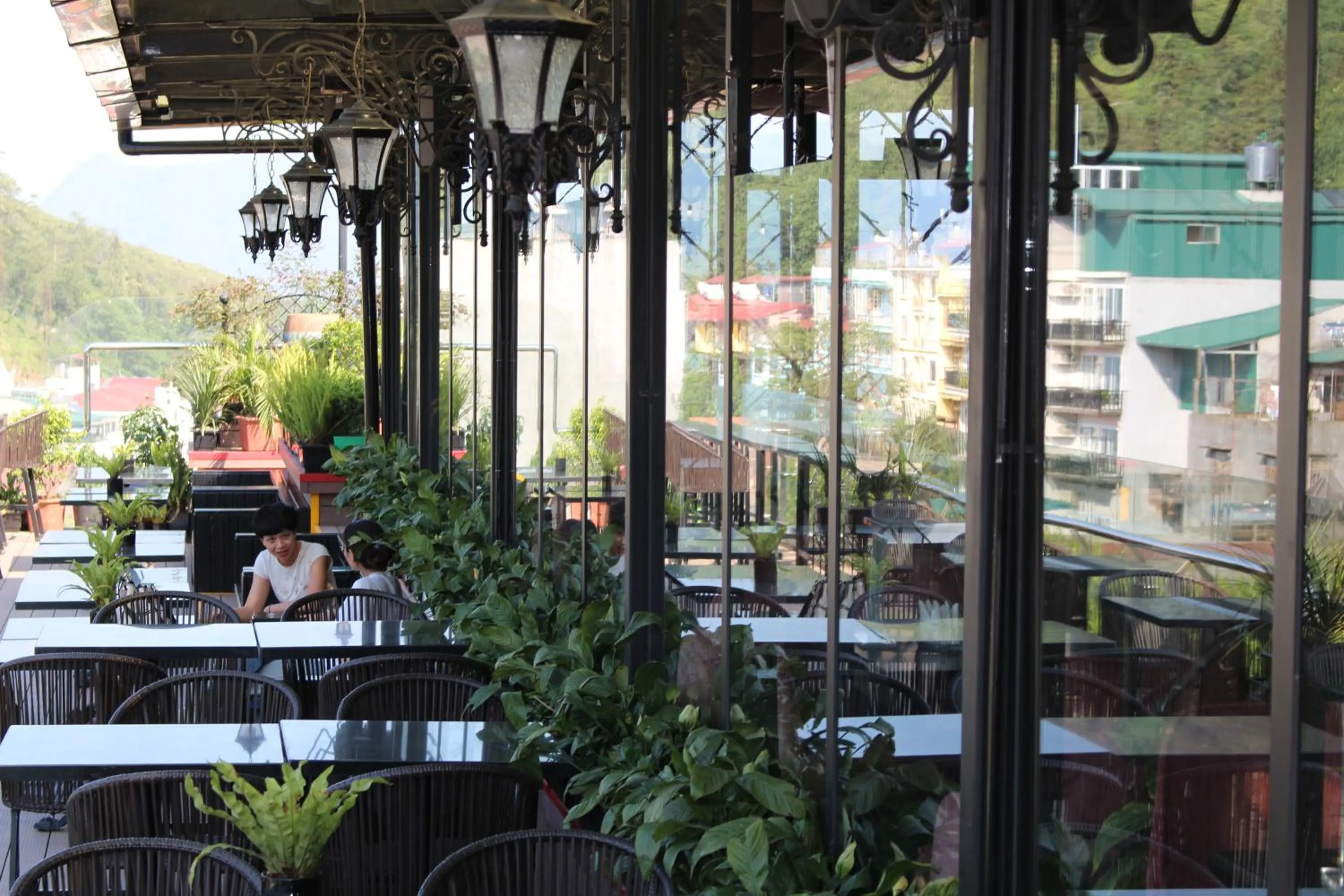 Lounge or bar in Hotel Sapa Square Affiliated by Melia