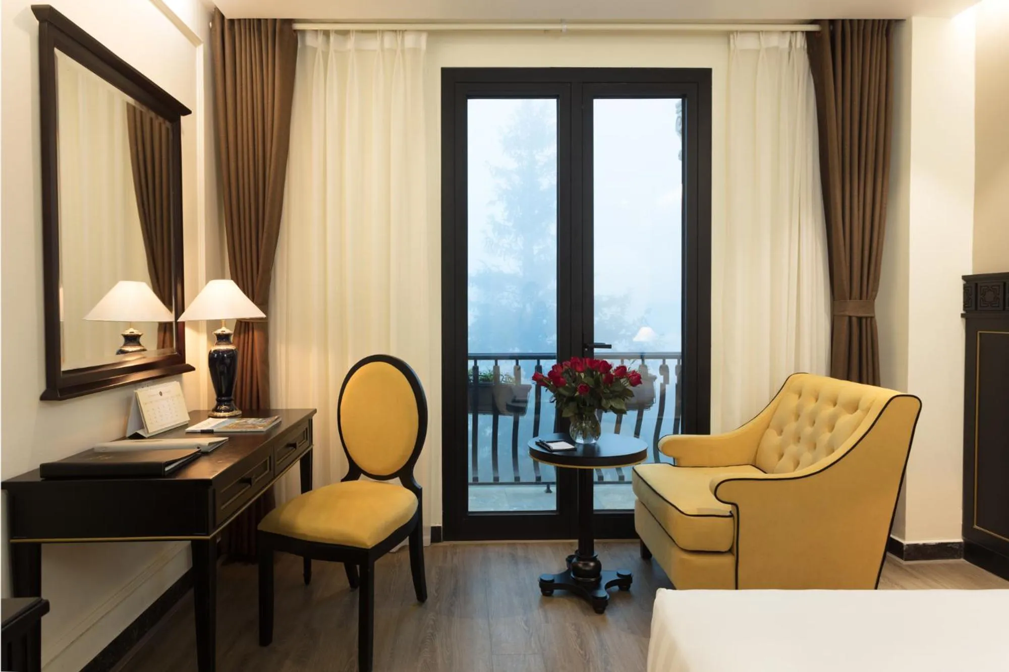 Seating area in Hotel Sapa Square Affiliated by Melia