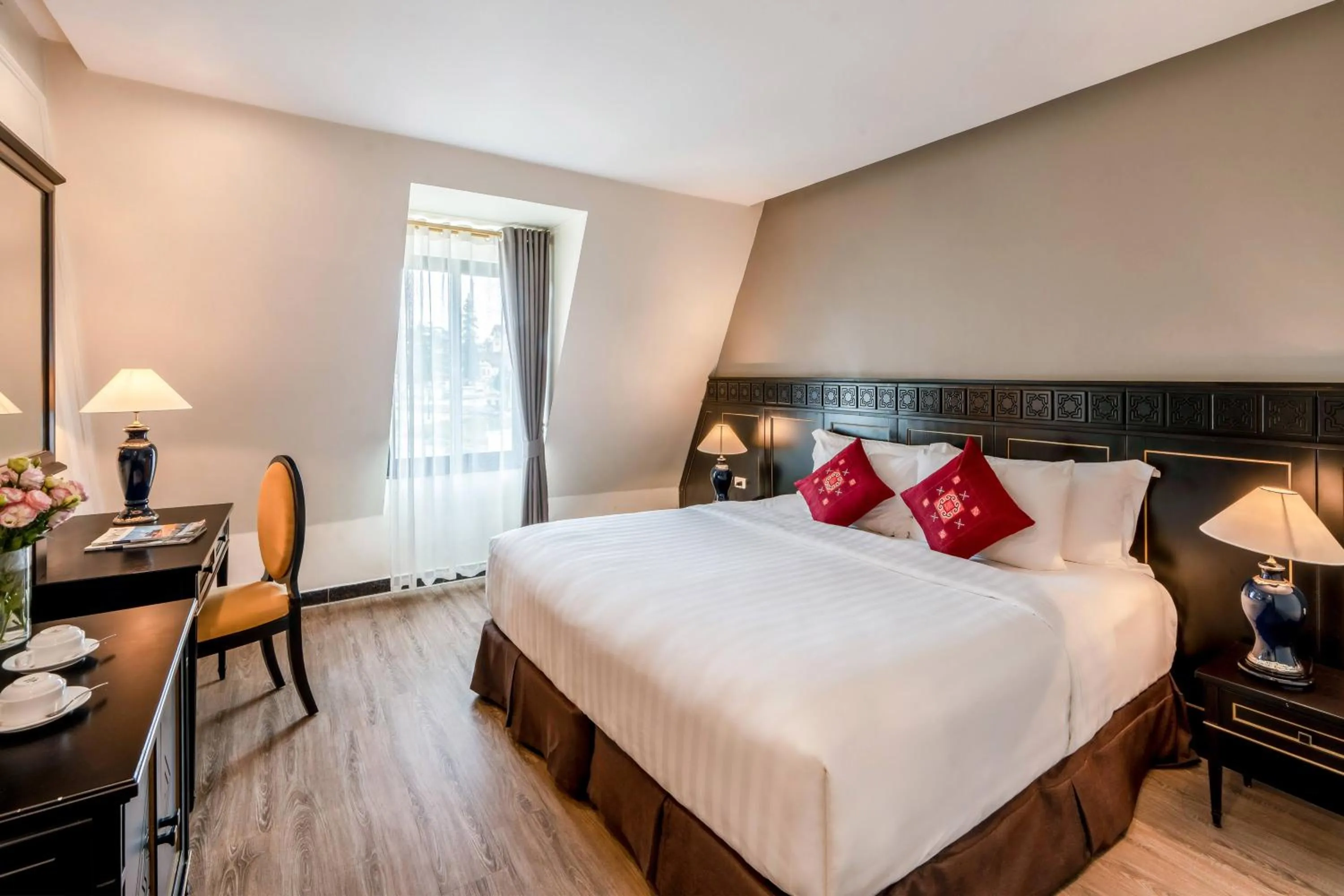 Property building, Bed in Hotel Sapa Square Affiliated by Meliá