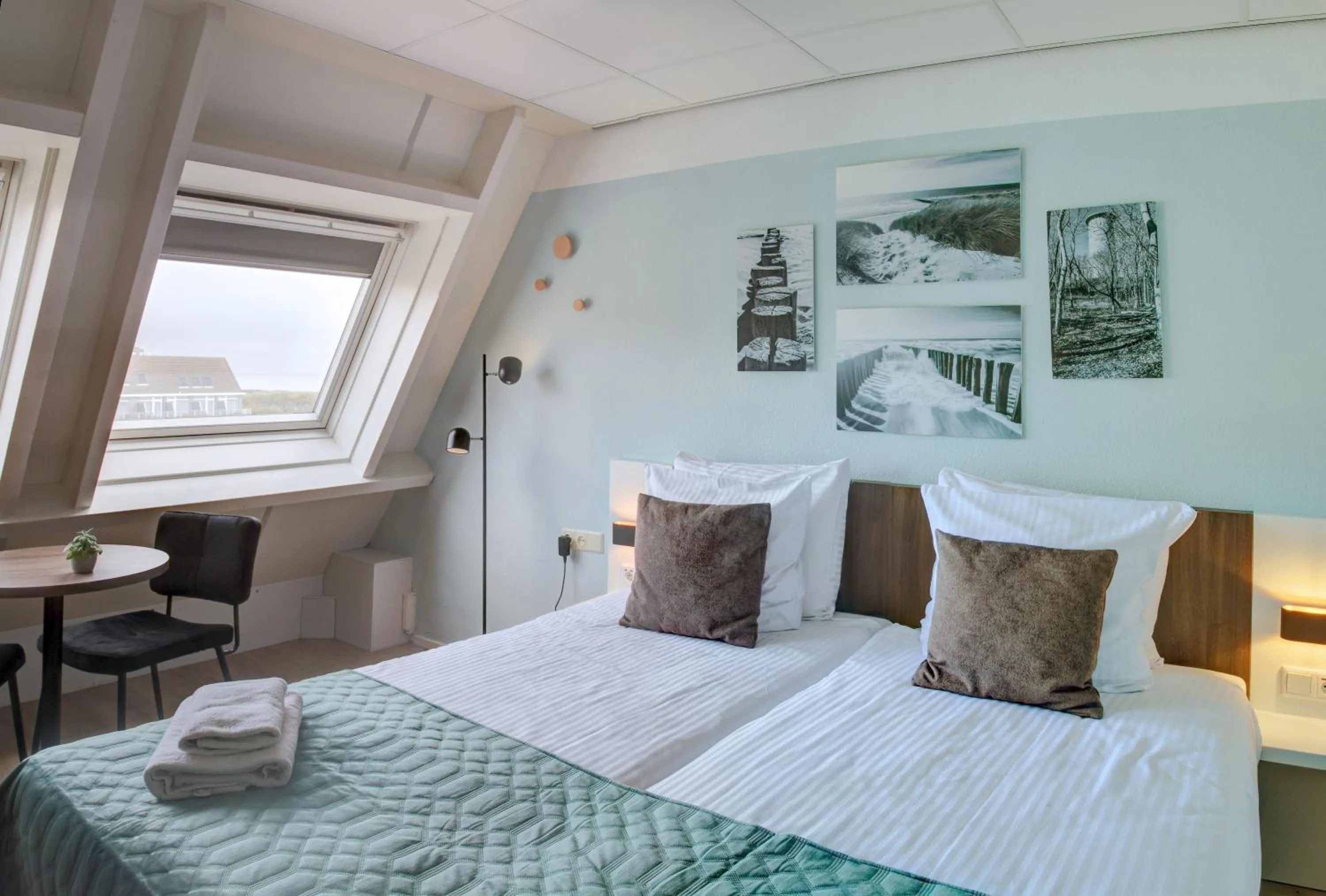 Photo of the whole room, Bed in Hotel Duinlust
