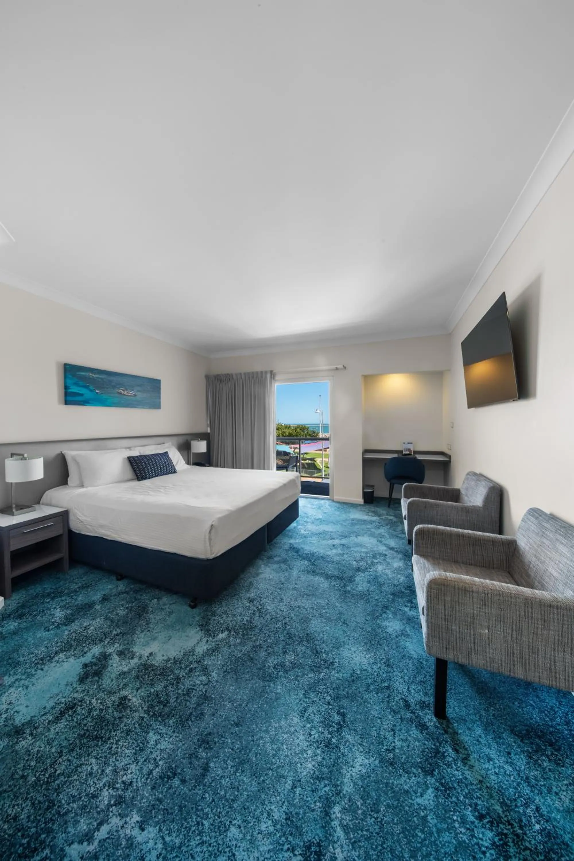 Bed in Ocean Centre Hotel