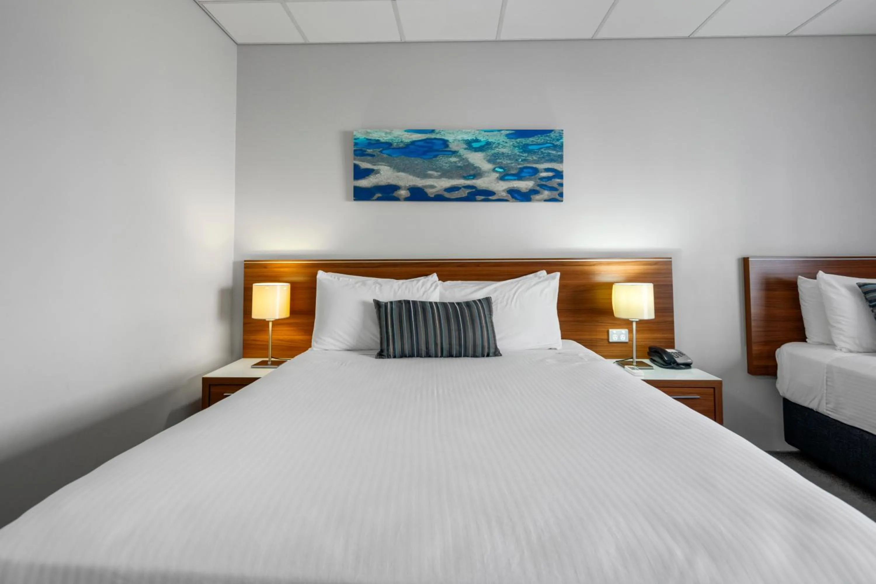 Bed in Ocean Centre Hotel