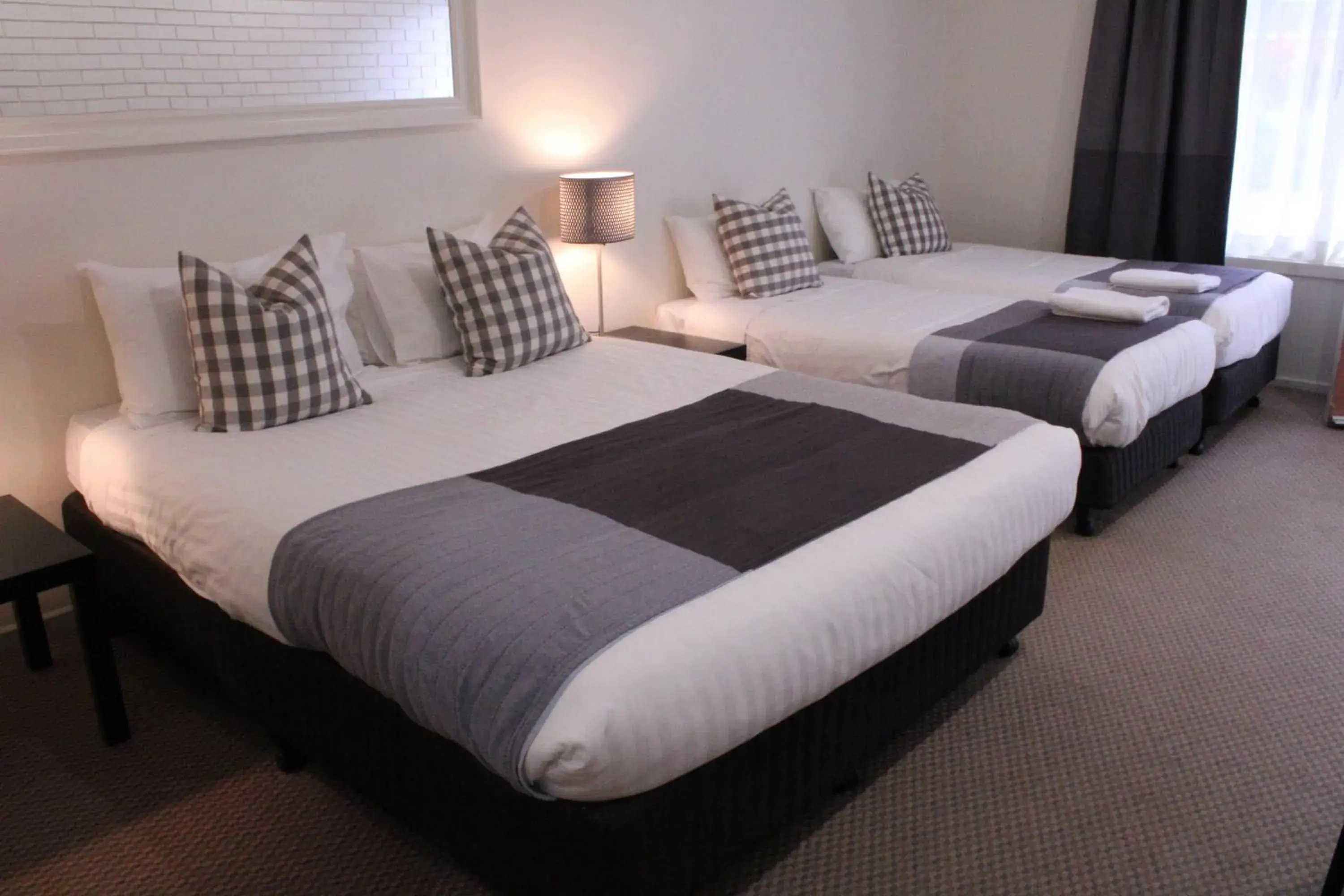 Bedroom, Bed in Prom Country Lodge Bedroom, Bed in Prom Country Lodge