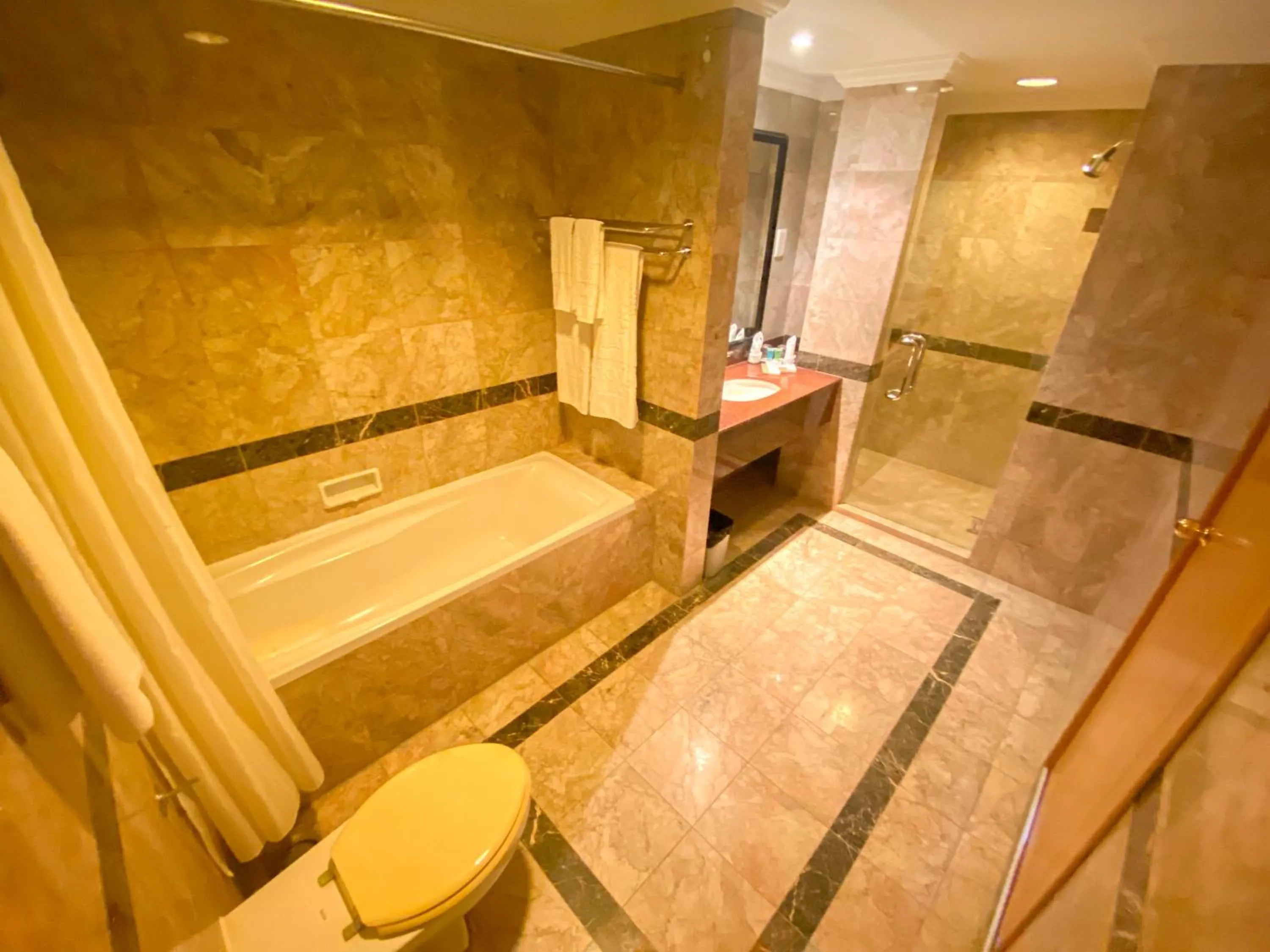 Bathroom in Parkview Hotel