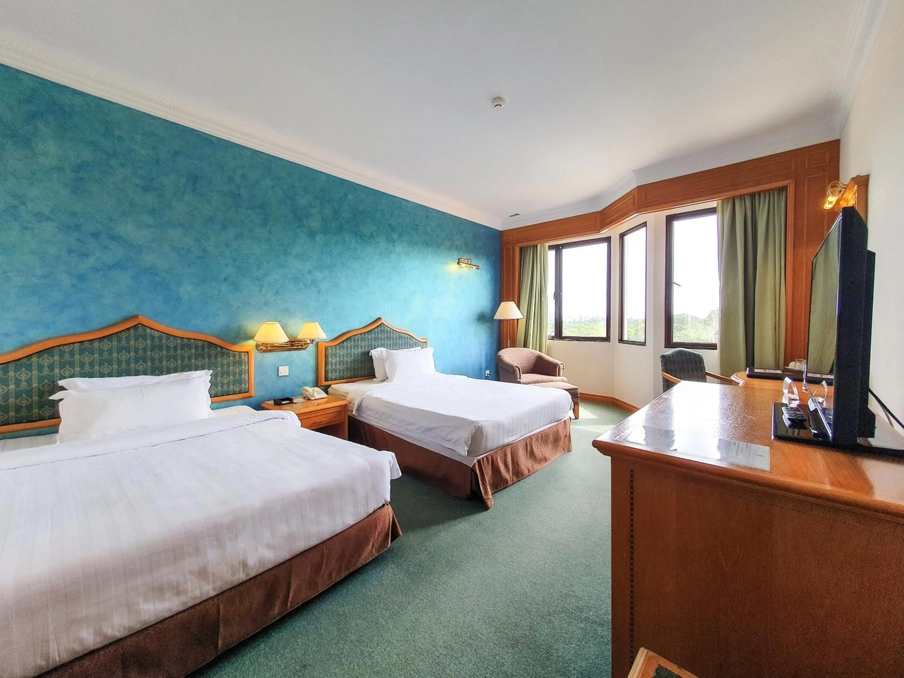 Bedroom, Bed in Parkview Hotel