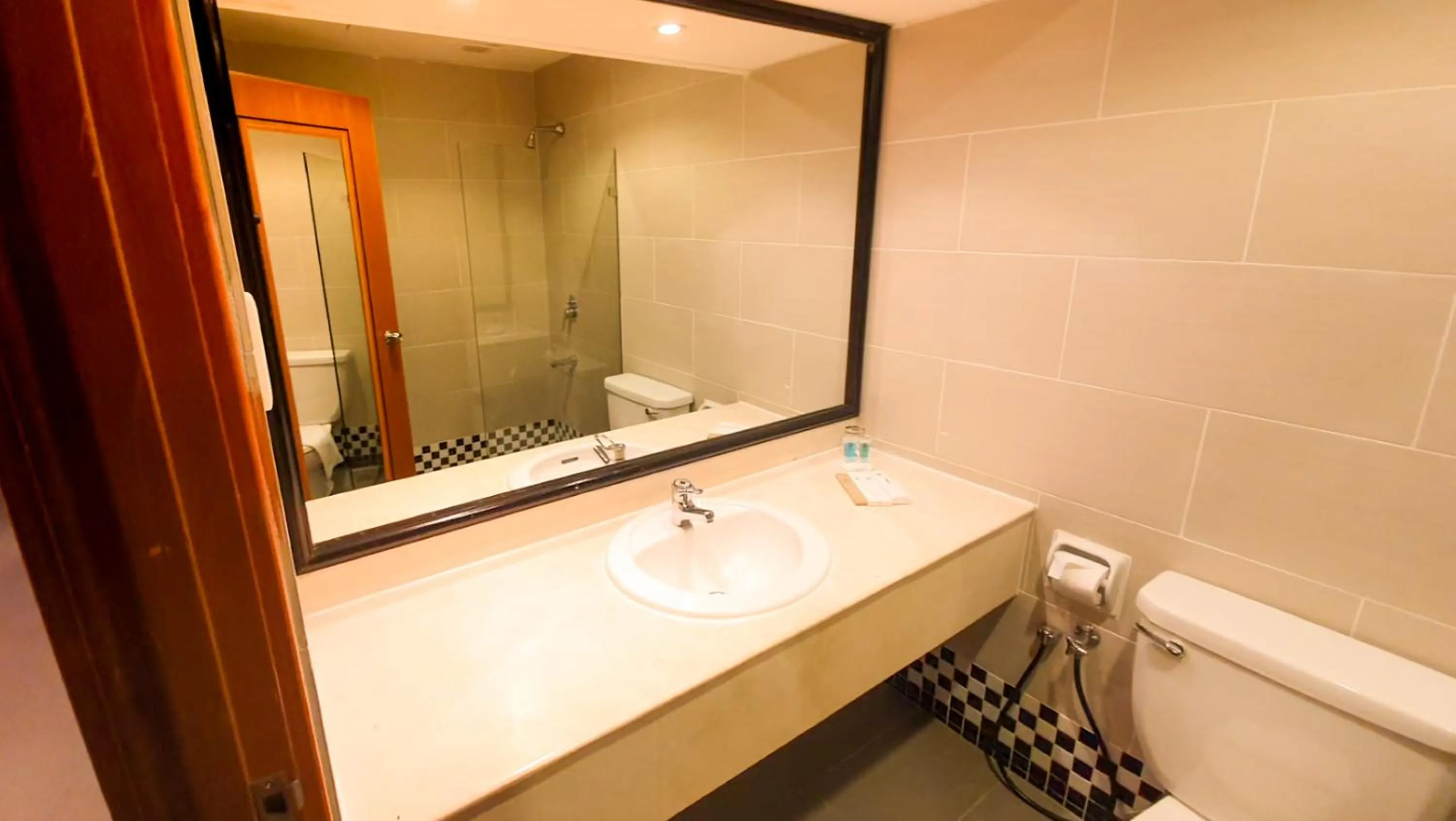 Bathroom in Parkview Hotel